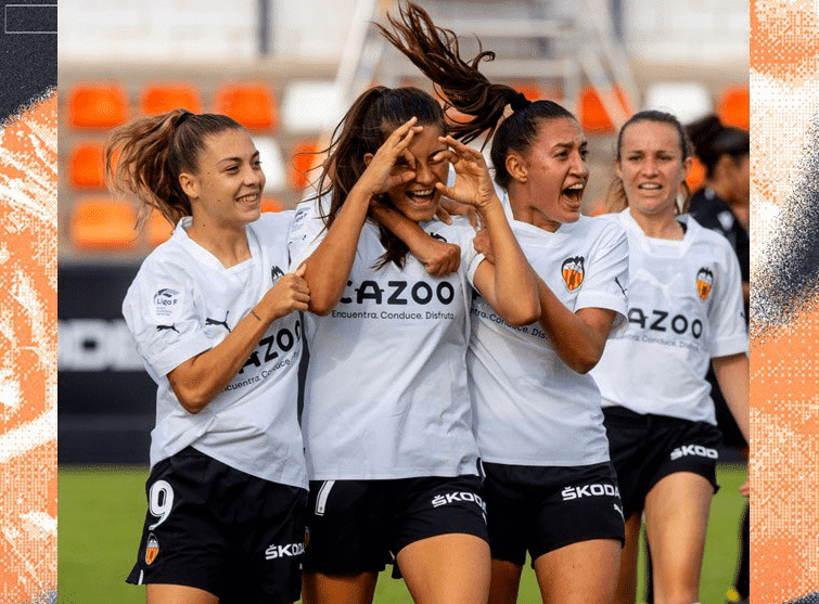 El Valencia CFF celebra el gol de Anita Marcos y el primero del partido. Fuente: Twitter Oficial del Valencia CFF (@VCF_Femenino)