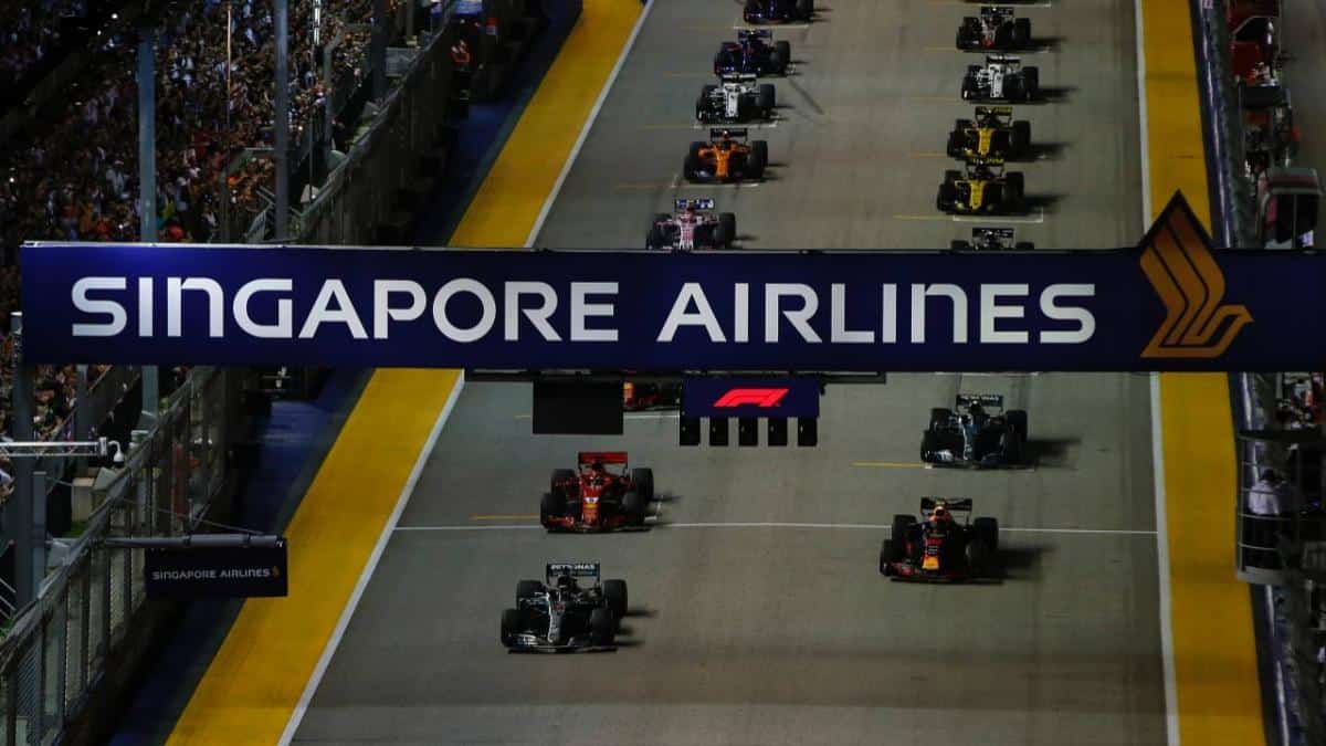 Largada del Gran Premio de Singapur 2019. Imagen: @GMChamorro