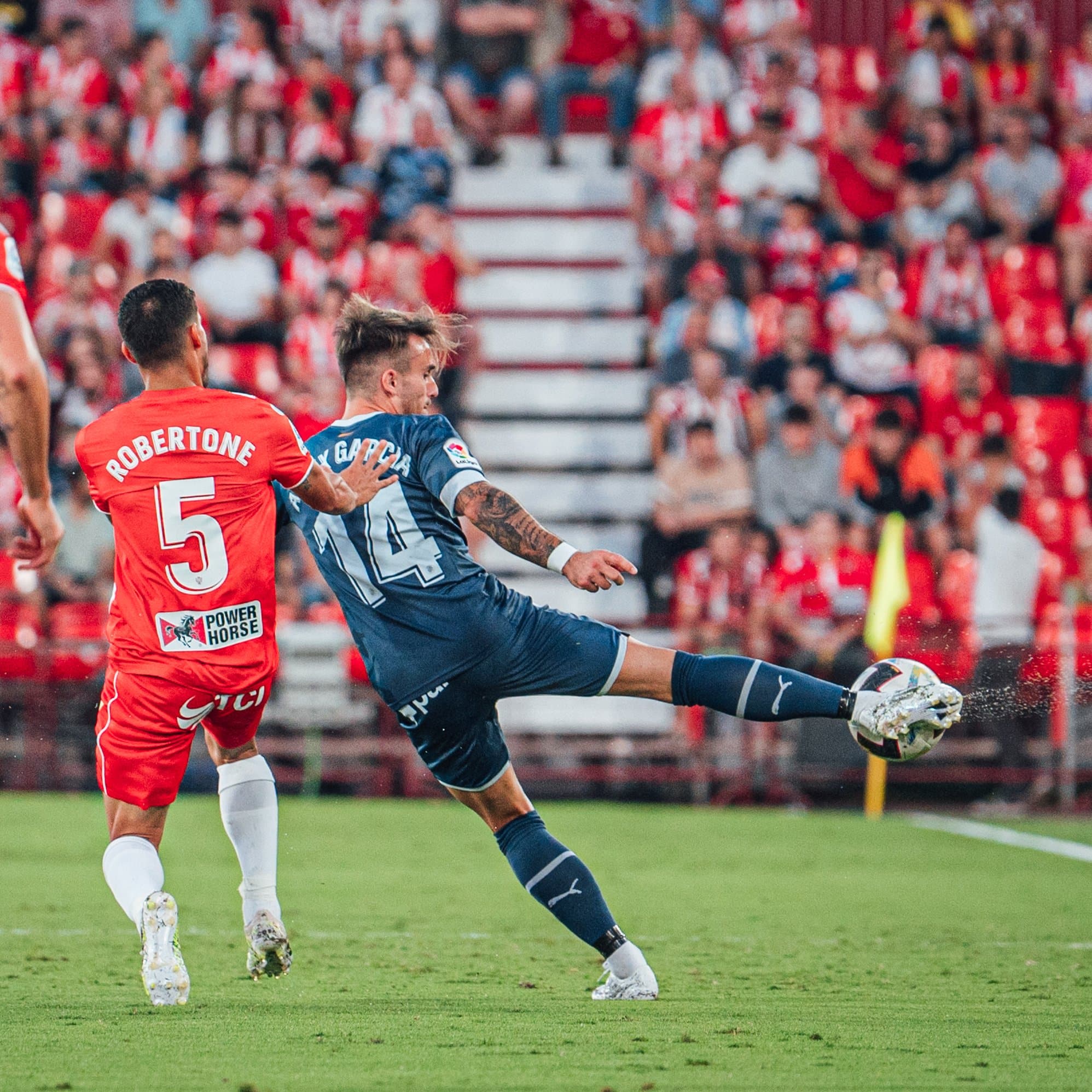 Aleix García y Robertone - @GironaFC