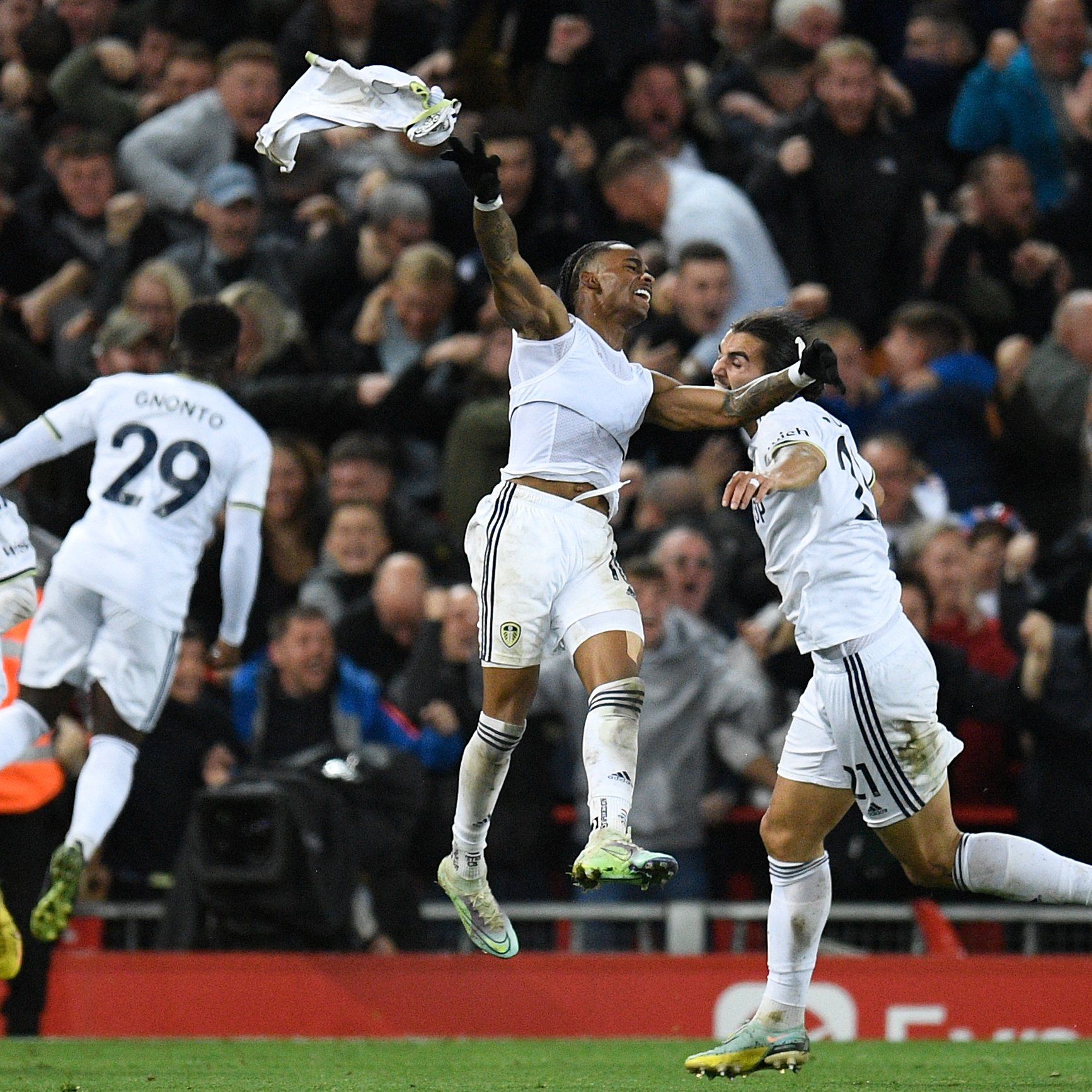 En imagen, Crysencio Summerville. El Neerlandés de 20 años, registra 20 partidos con la camiseta del Leeds y dos goles.