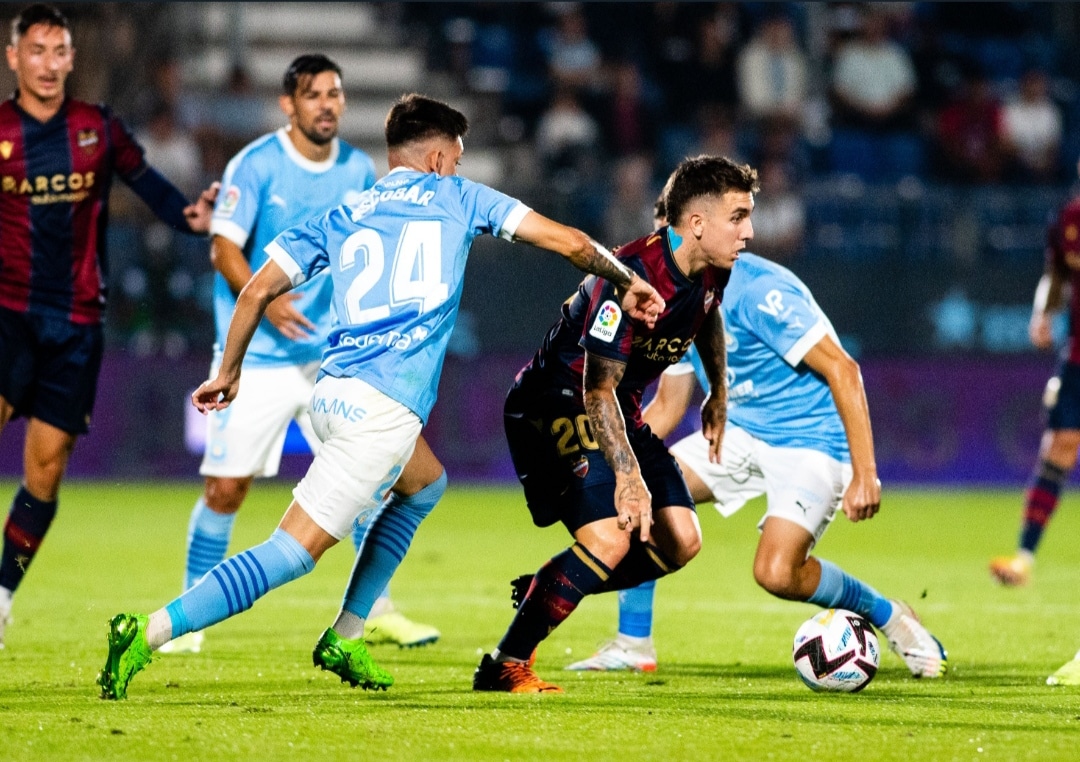 Joni Montiel recortando rivales en su visita a Ibiza