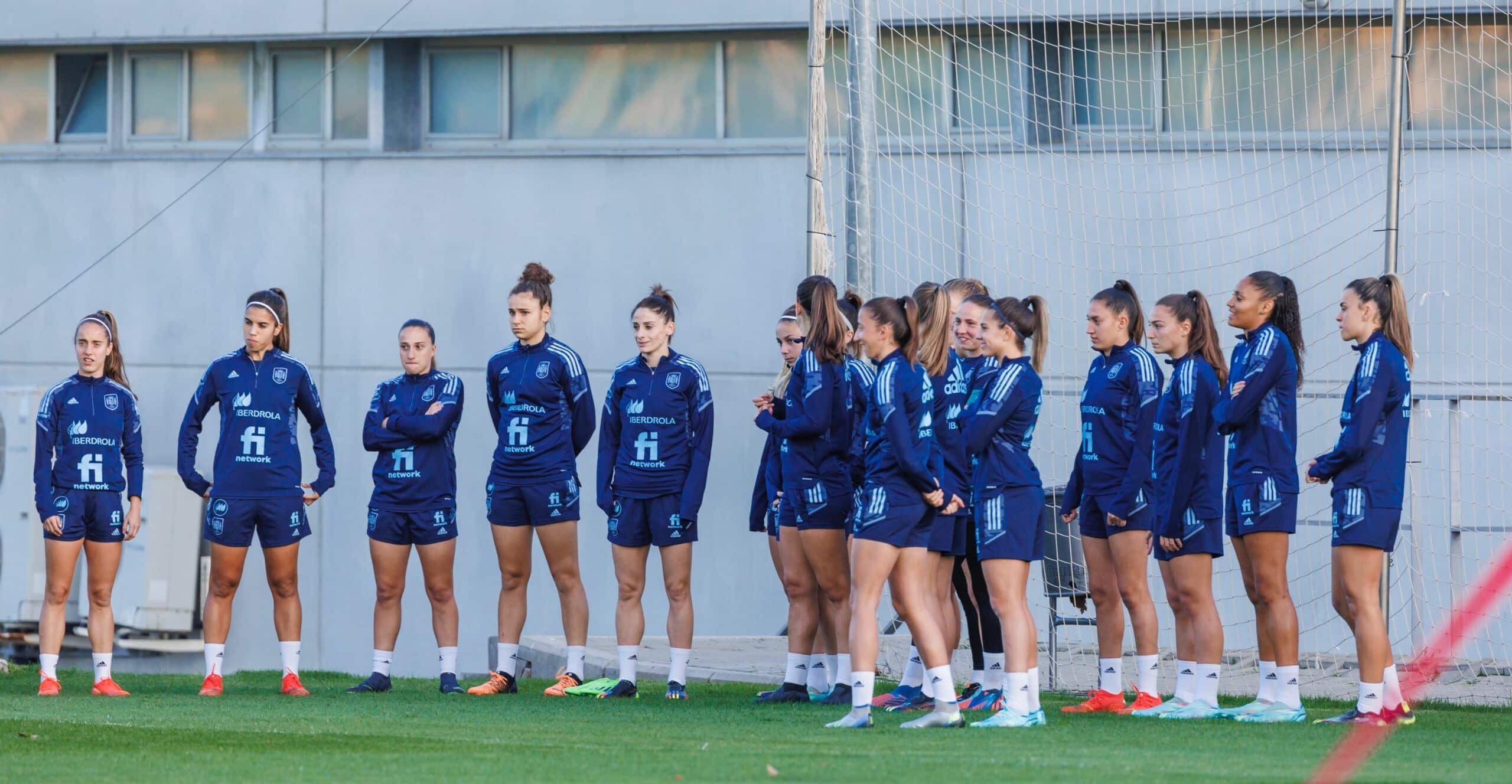 Entrenamiento previo al partido ante Argentina. Fuente: Twitter Oficial de la Selección Española (@SEFutbolFem)