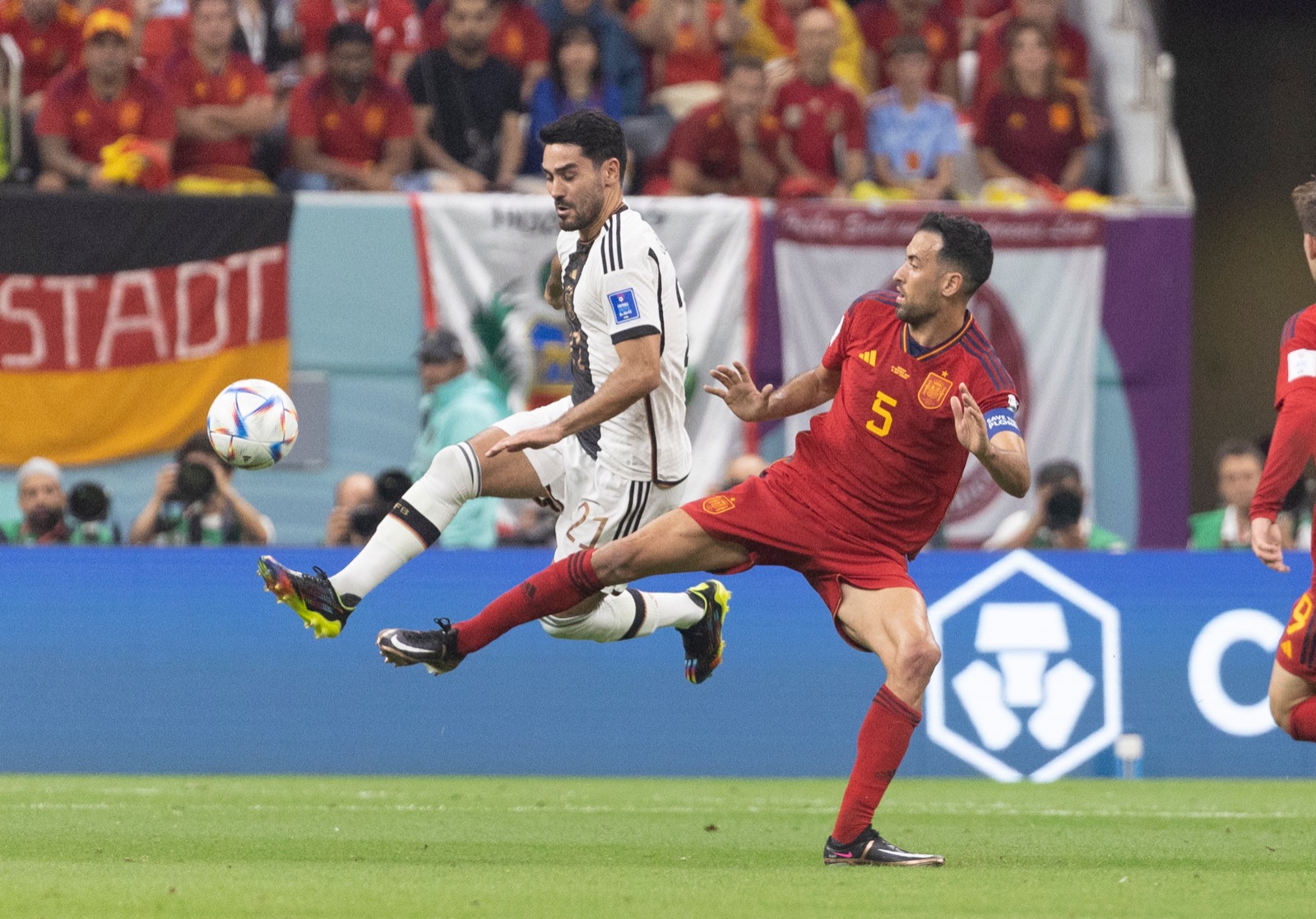 Vía: @SEfutbol, https://twitter.com/SEFutbol/status/1596955058390069249/photo/4