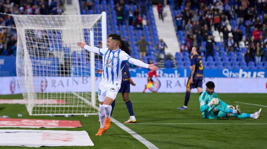 José Arnáiz celebra un gol con el Leganés