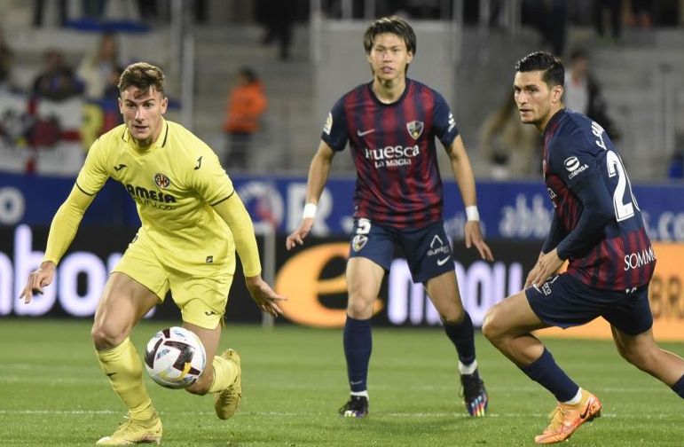 Cristian Salvador, Hashimoto y Collado en un Huesca - Villarreal 'B'