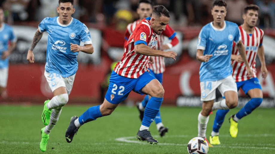 Pol Valentín en el partido frente a la UD Ibiza