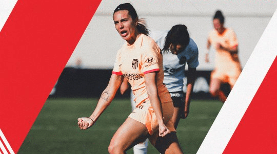 Marta Cardona celebra el gol de la victoria. Fuente: Twitter Oficial del Atlético de Madrid (@AtletiFemenino)