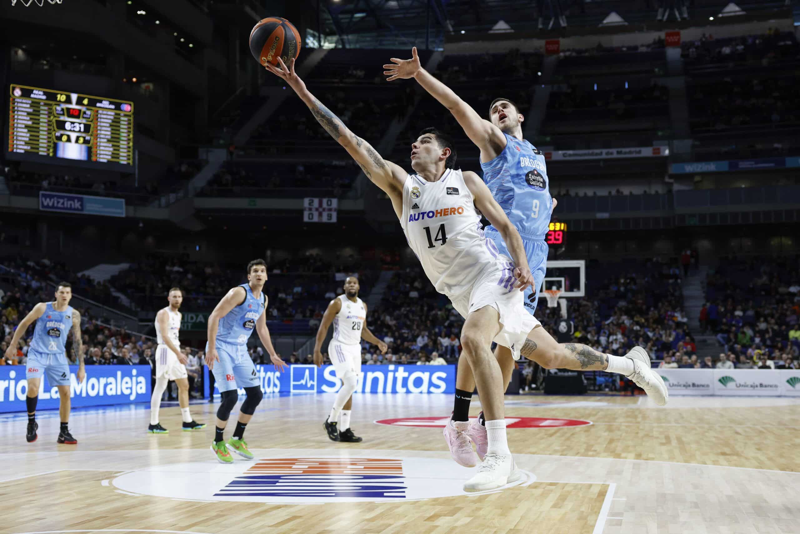 El Madrid pasa por encima del Río Breogán. ACB Photo
