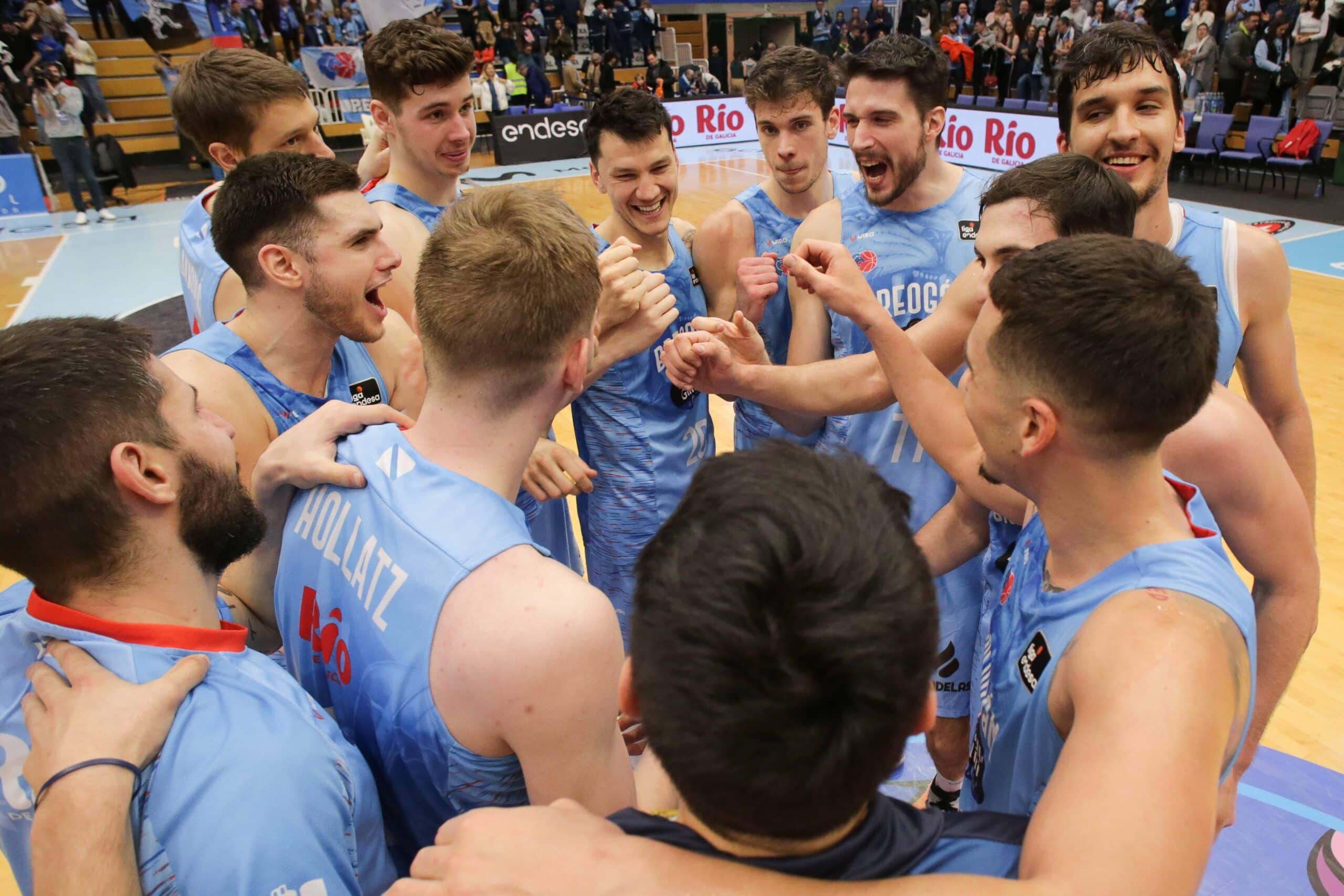 Celebración después del partido de los jugadores. Acb Photo