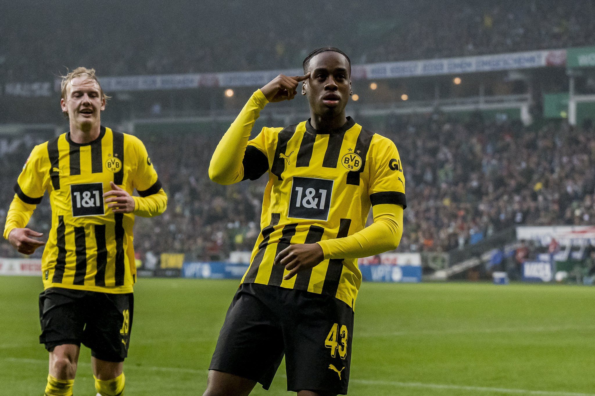 Werder Bremen 0-2 Borussia Dortmund. Bynoe-Gittens y Brandt sellaron el sexto triunfo consecutivo del 'BVB'. Fuente: (@jbgittens).