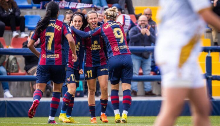 La alegría de Tatiana, tras su gol. Fuente: web del Levante UD.