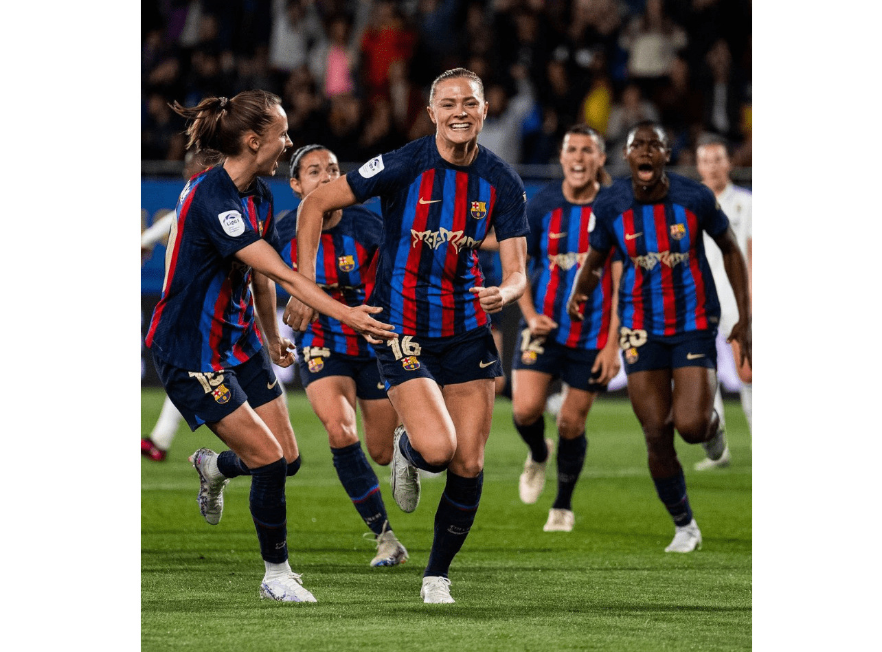 Fridolina Rolfö (centro) celebra el gol de la victoria. Fuente: Instagram Oficial del FC Barcelona (@fcbfemeni)