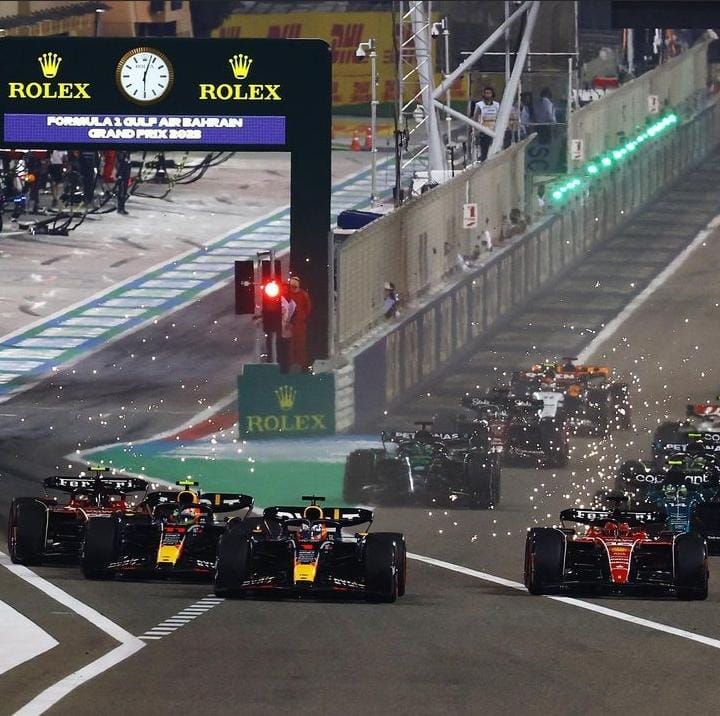 Un león suelto en el desierto Un león, Verstappen, suelto en el desierto