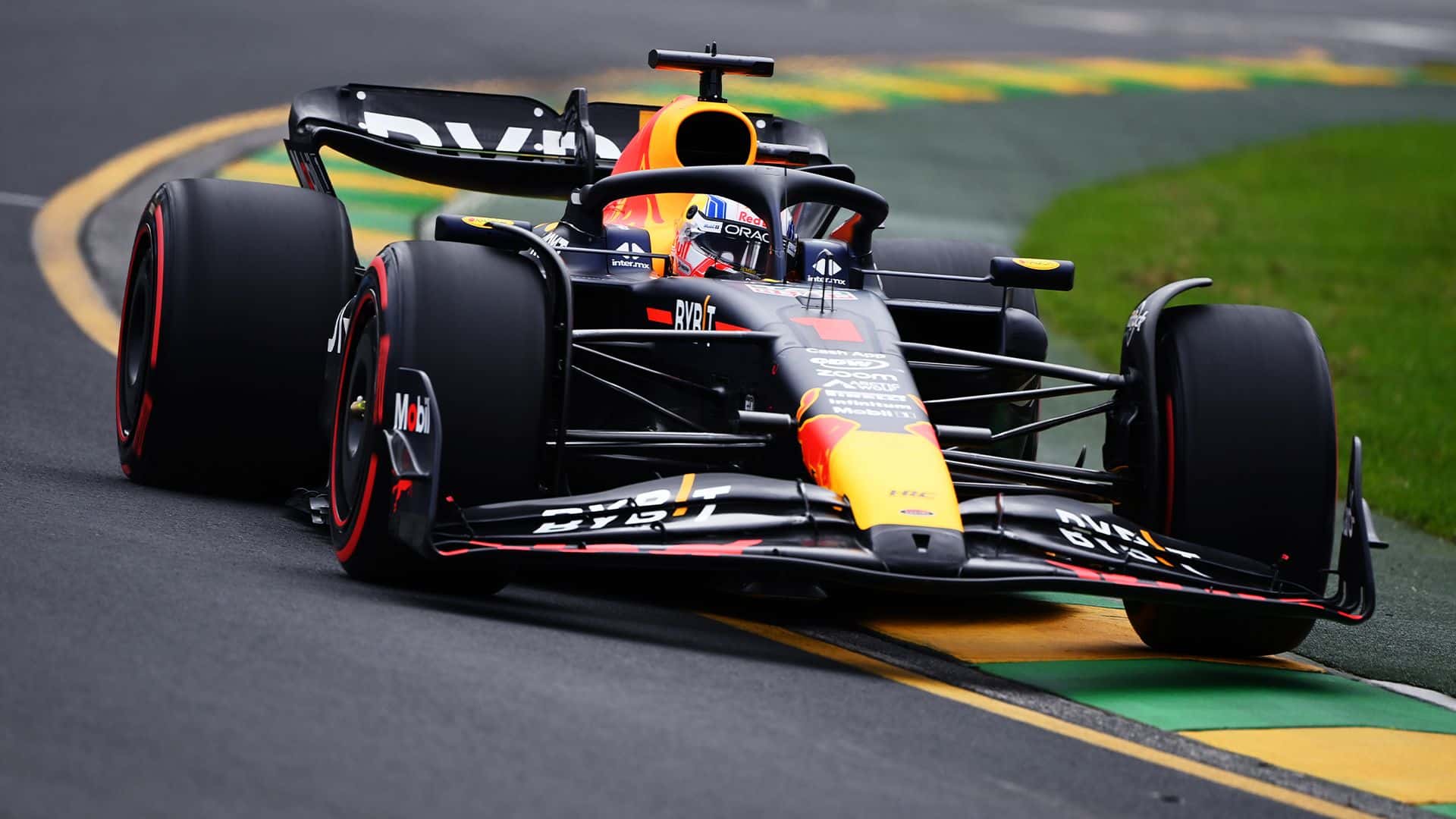 Imagen vía: @redbullracing