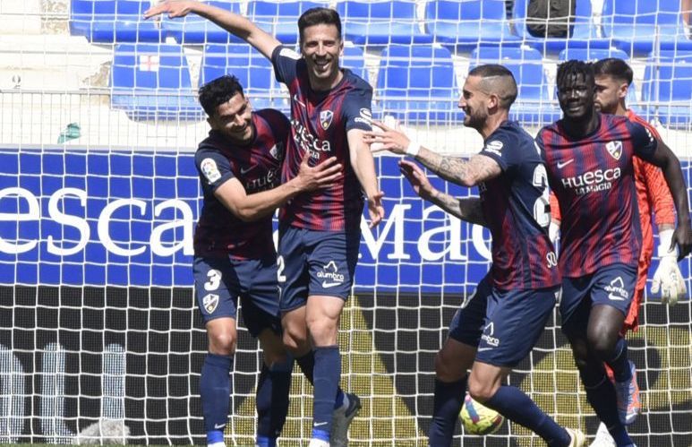 Juan Carlos celebra gol Huesca