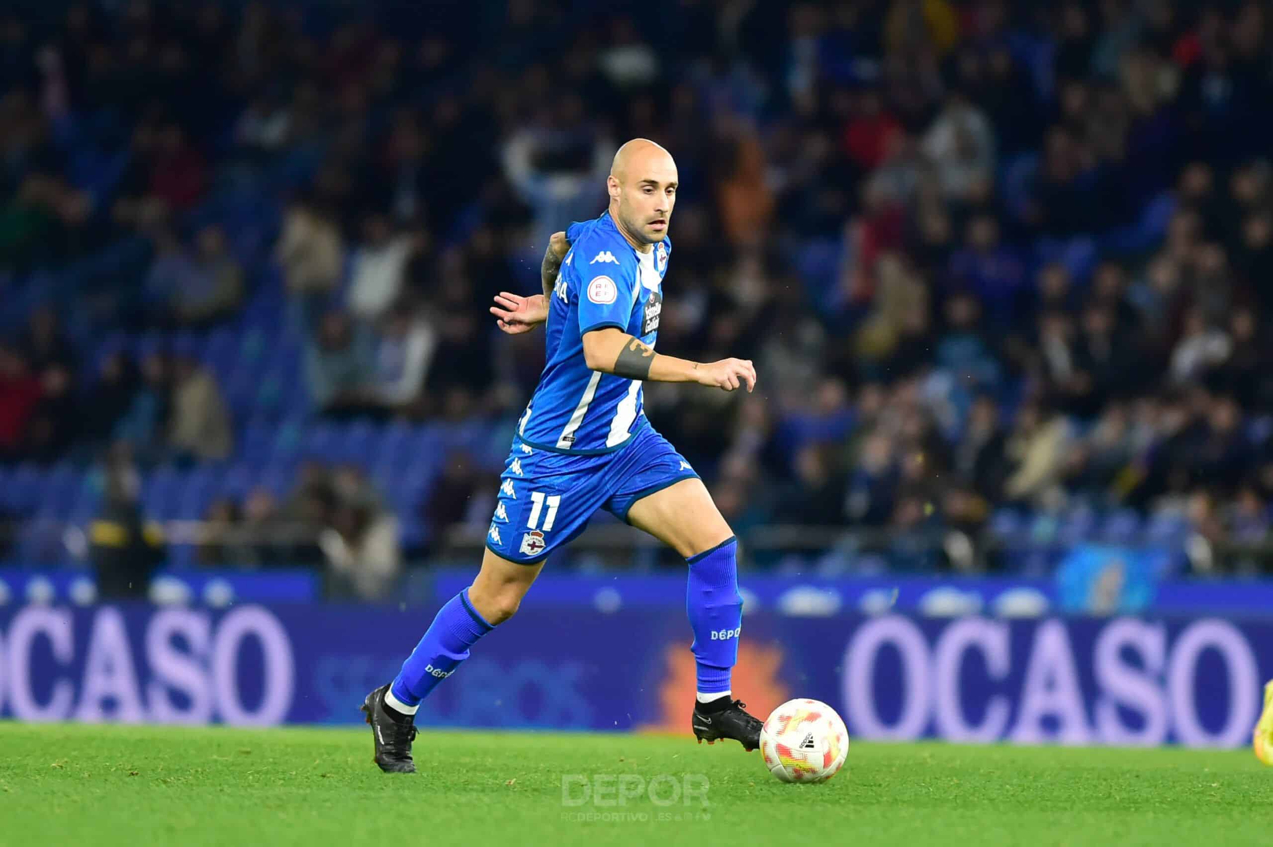 Gorka Santamaría en uno de sus partidos con el Deportivo de la Coruña, 2022-23. Vía @RCDepor, en Twitter: https://twitter.com/i/status/1672903055786778624