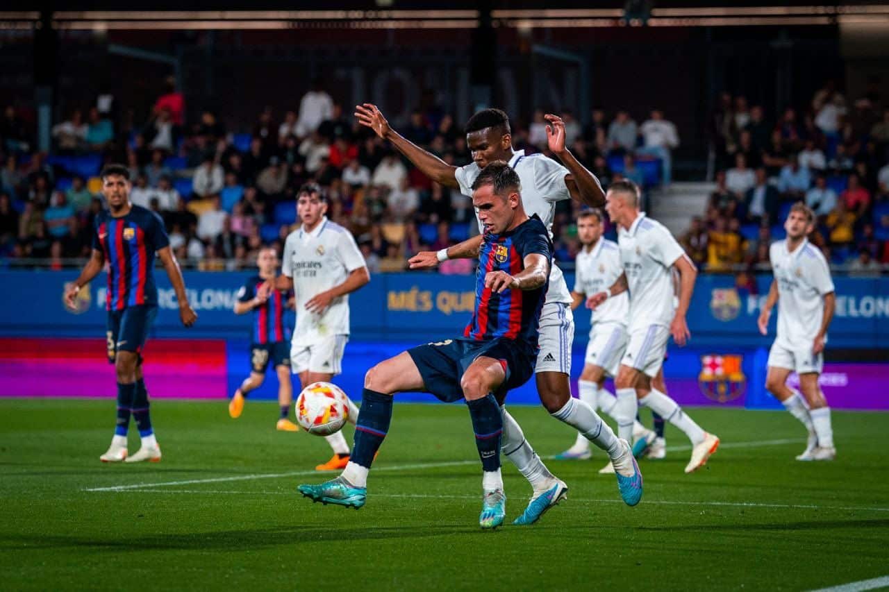 Ambos equipos estuvieron pletóricos en defensa, pero los errores condenaron por momentos. Vía @BarcaAtletic, en Twitter: https://twitter.com/FCBarcelonaB/status/1665080356964384768/photo/1