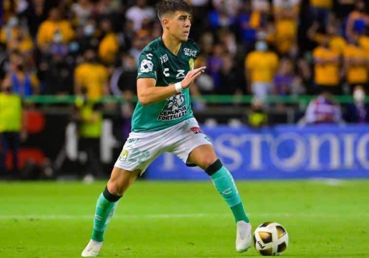 Santiago Colombatto con Club León