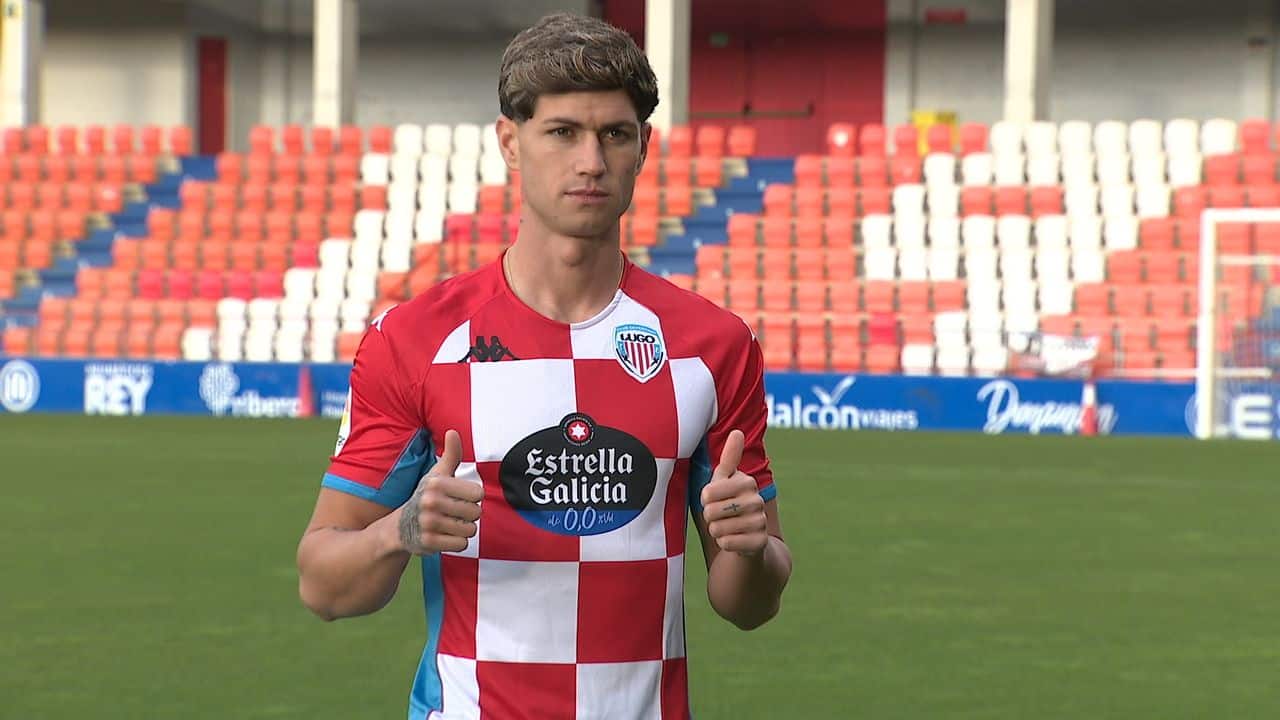 Javi Avilés en su presentación con el CD Lugo