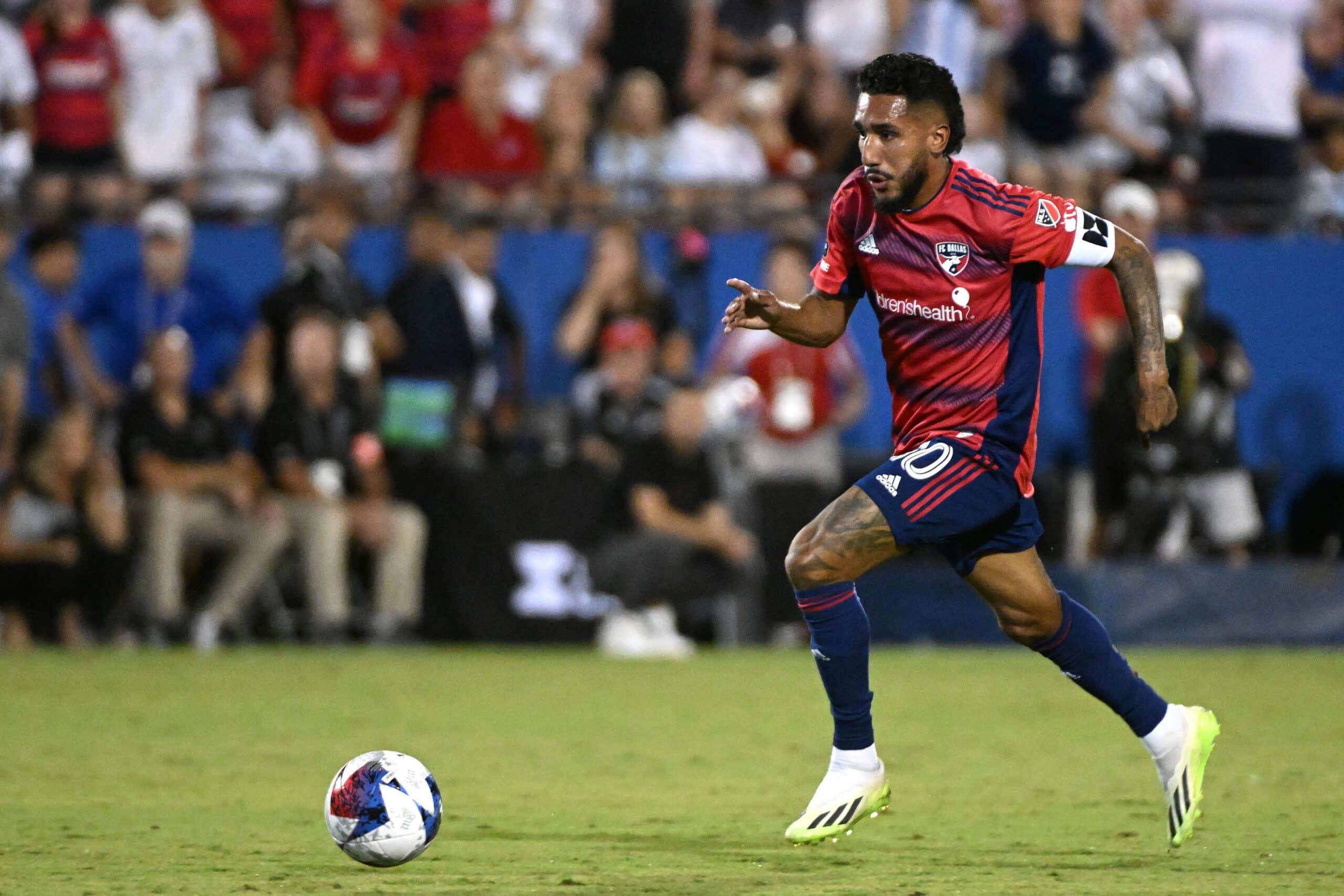 FRISCO, TEXAS - AUGUST 06: Jesús Ferreira #10 of FC Dallas dribbles the ball in the second half during the Leagues Cup 2023 Round of 16 match between Inter Miami CF and FC Dallas at Toyota Stadium on August 06, 2023 in Frisco, Texas. (Photo by Logan Riely/Getty Images)