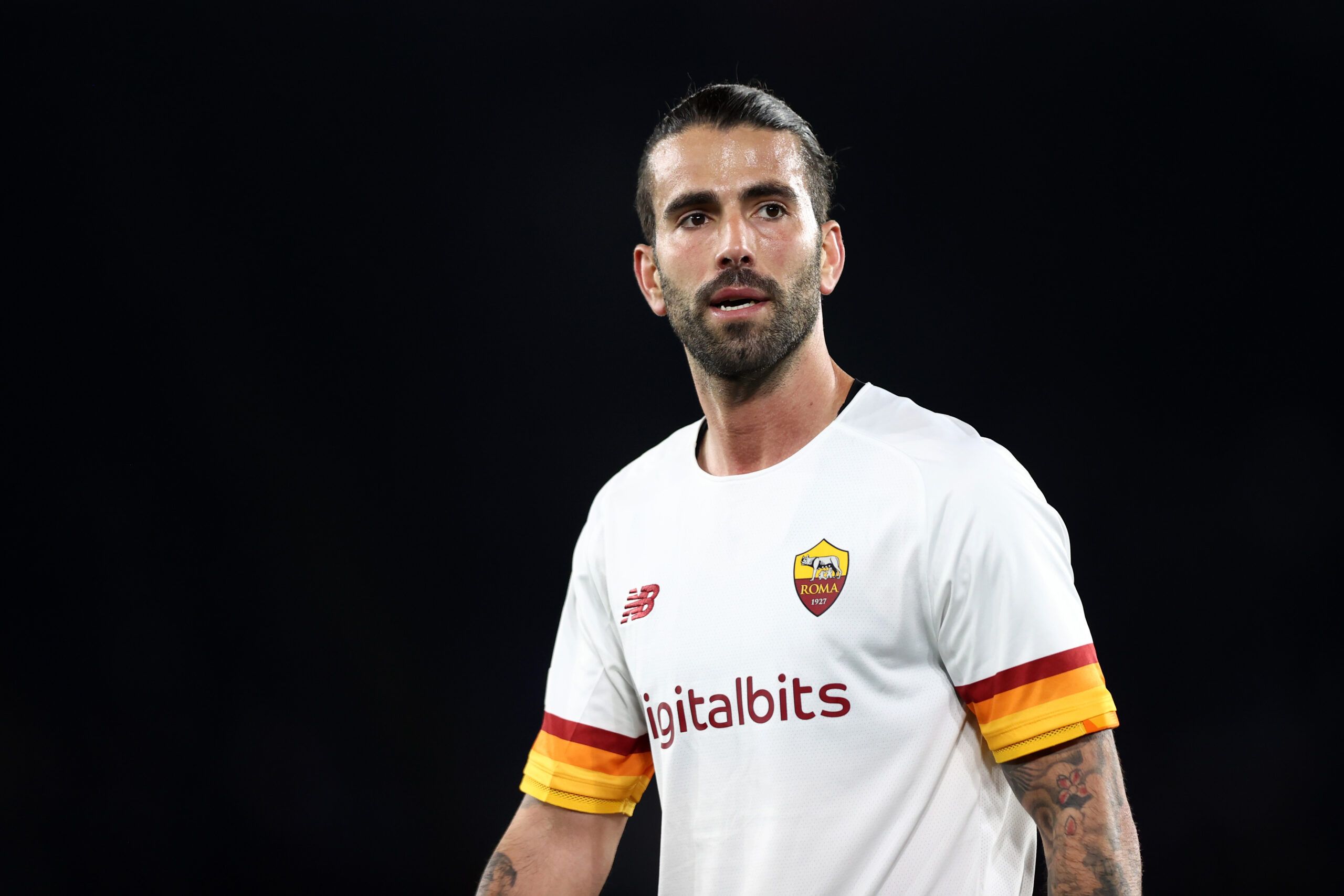LEICESTER, ENGLAND - APRIL 28: Sergio Oliveira of AS Roma looks on during the UEFA Conference League Semi Final Leg One match between Leicester City and AS Roma at The King Power Stadium on April 28, 2022 in Leicester, England. (Photo by Naomi Baker/Getty Images)