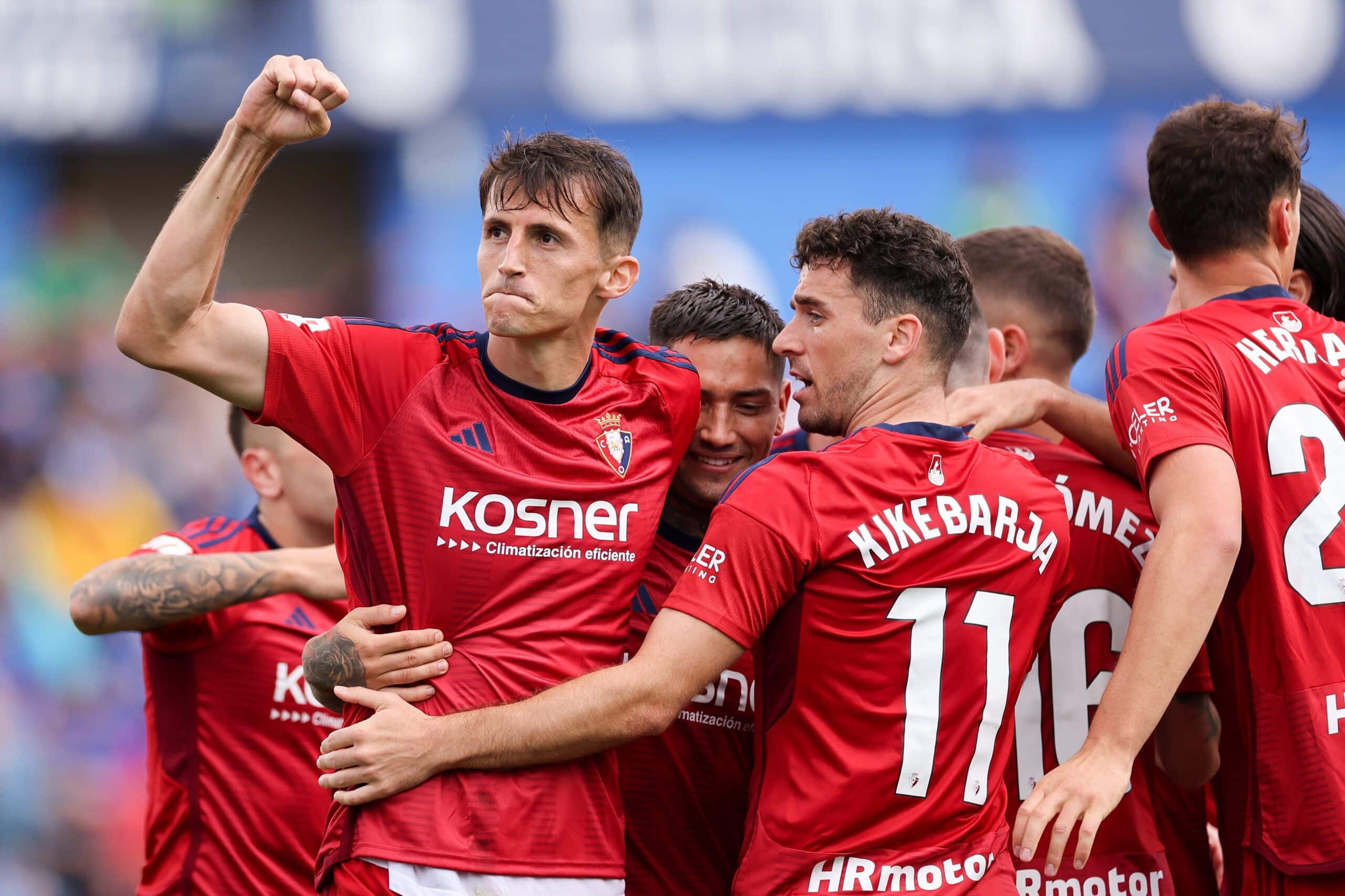 GETAFE, SPAIN - SEPTEMBER 17: Ante Budimir of CA Osasuna celebrates with his teammates after scores a penalty goal during the LaLiga EA Sports match between Getafe CF and CA Osasuna at Coliseum Alfonso Perez on September 17, 2023 in Getafe, Spain. (Photo by Florencia Tan Jun/Getty Images)