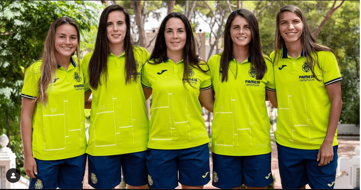 El Villarreal CFF presenta a sus capitanas para la temporada 23/24, con Ainoa Campo (centro) como principal. Fuente: Instagram Oficial del Villarreal CFF (@CVFFemenino).