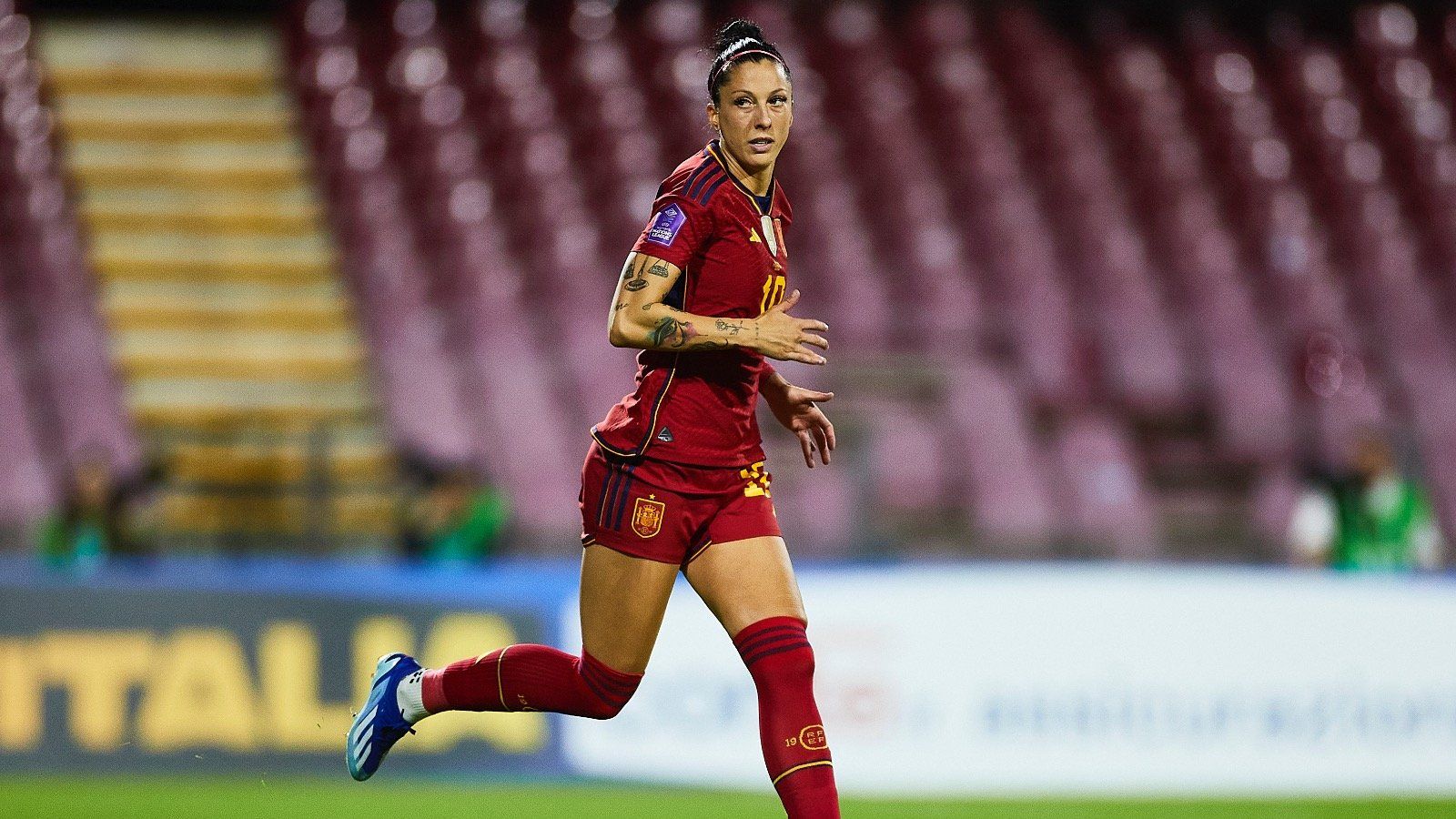 Jenni Hermoso consigue el gol de la victoria en los últimos minutos y firma la victoria. Fuente: Twitter Oficial de la selección española (@SEFutbolFem)