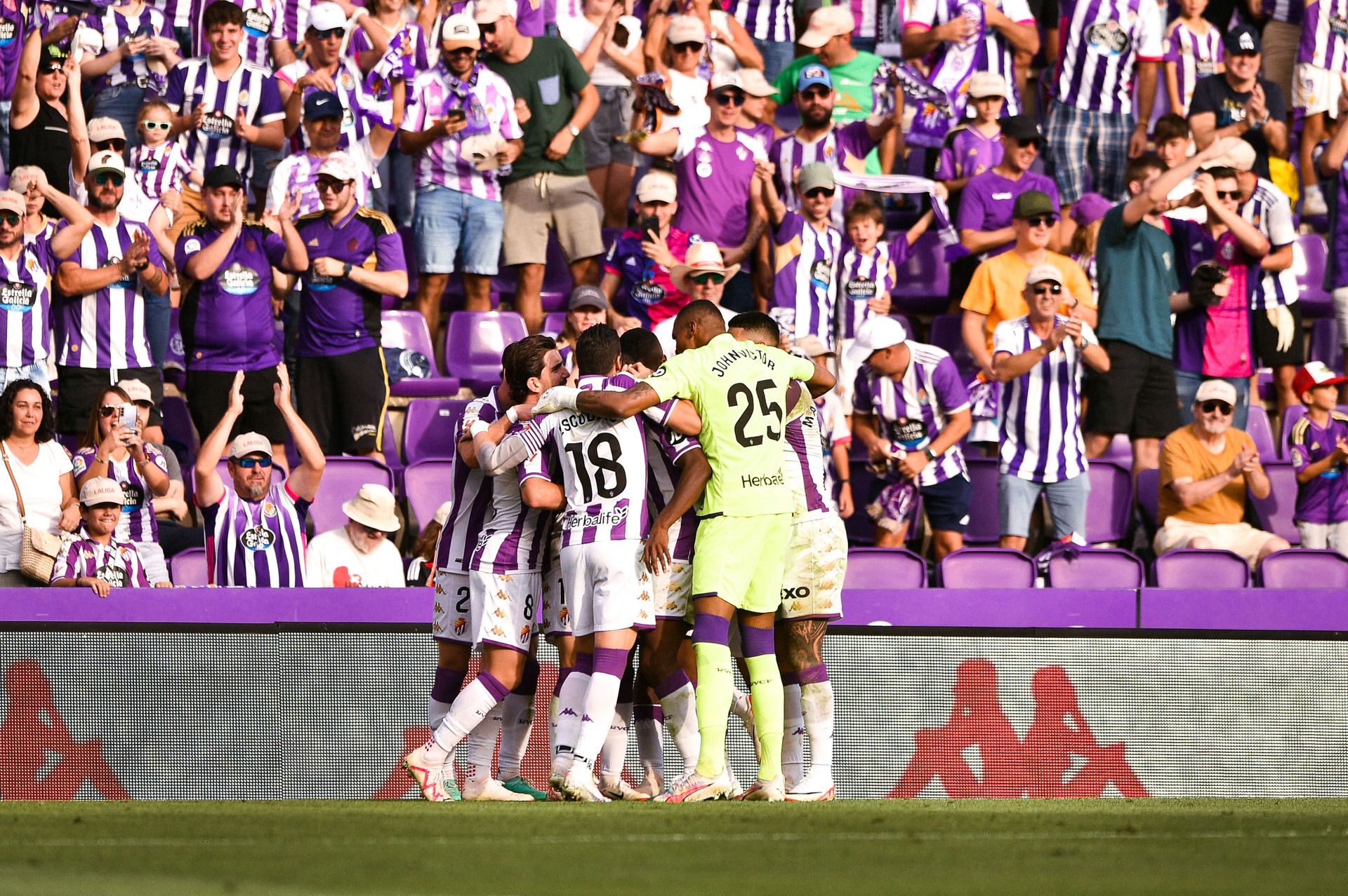 El Real Valladolid celebra el 2-1 ante el Mirandés, obra de Sylla. Foto: Real Valladolid