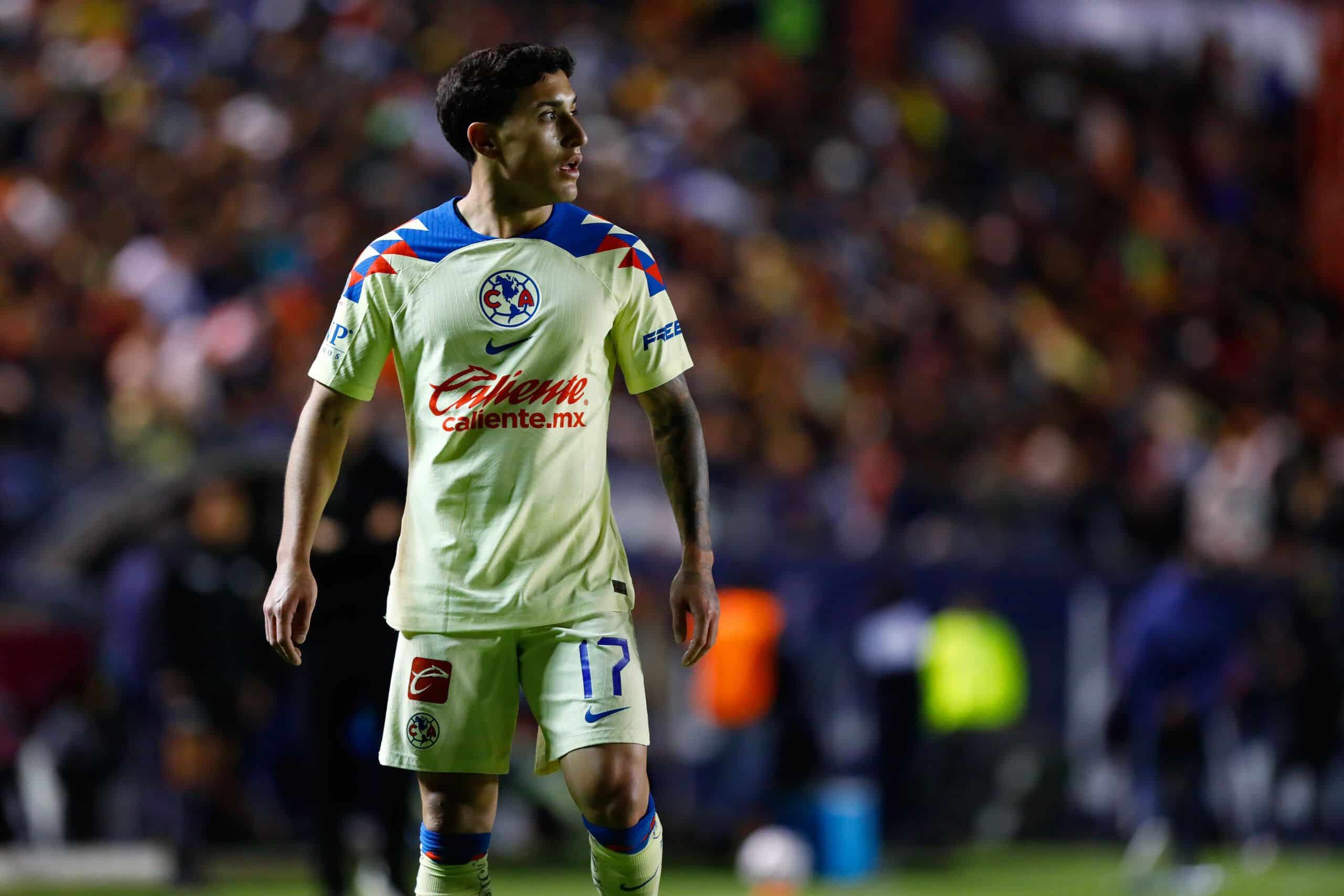 SAN LUIS POTOSI, MEXICO - NOVEMBER 1: Alejandro Zendejas of America reacts during the 15th round match between Atletico San Luis and America as part of the Torneo Apertura 2023 Liga MX at Estadio Alfonso Lastras on November 1, 2023 in San Luis Potosi, Mexico. (Photo by Leopoldo Smith/Getty Images)