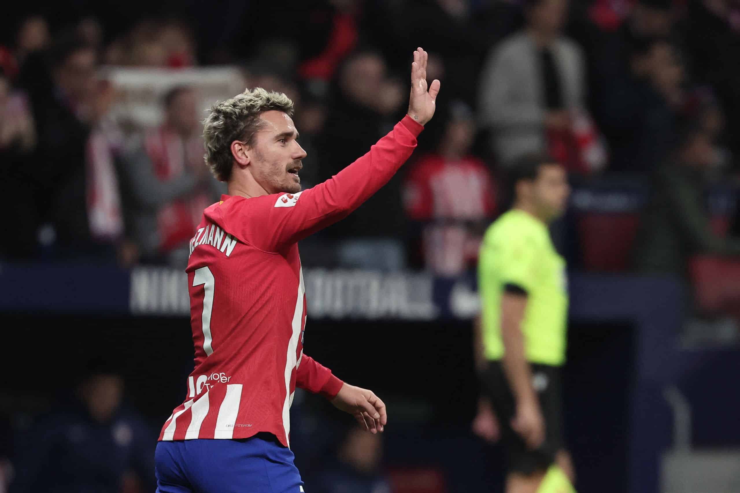 Atletico Madrid's French forward #07 Antoine Griezmann celebrates after scoring his team's first goal during the Spanish league football match between Club Atletico de Madrid and RCD Mallorca, at the Metropolitano stadium in Madrid on November 25, 2023. (Photo by Thomas COEX / AFP) (Photo by THOMAS COEX/AFP via Getty Images)