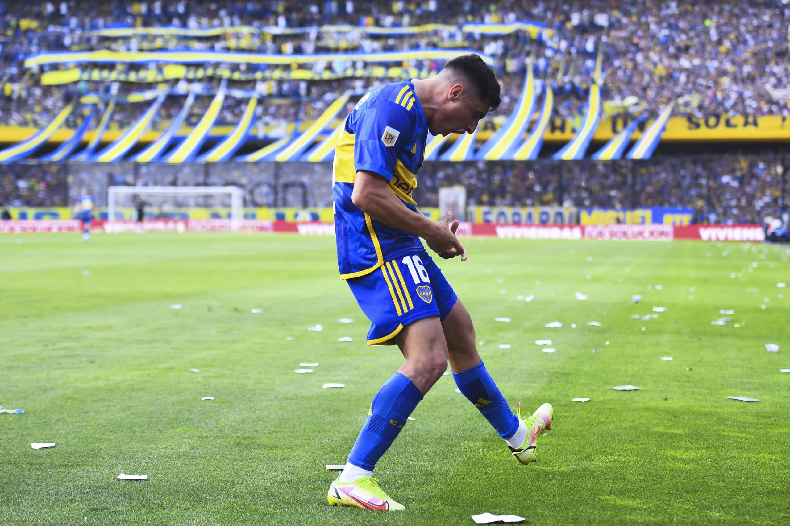 BUENOS AIRES, ARGENTINA - NOVEMBER 12: Miguel Merentiel of Boca Juniors celebrates after scoring the team´s first goal during a match between Boca Juniors and Newell's Old Boys as part of Copa de la Liga Profesional 2023 at Estadio Alberto J. Armando on November 12, 2023 in Buenos Aires, Argentina. (Photo by Rodrigo Valle/Getty Images)
