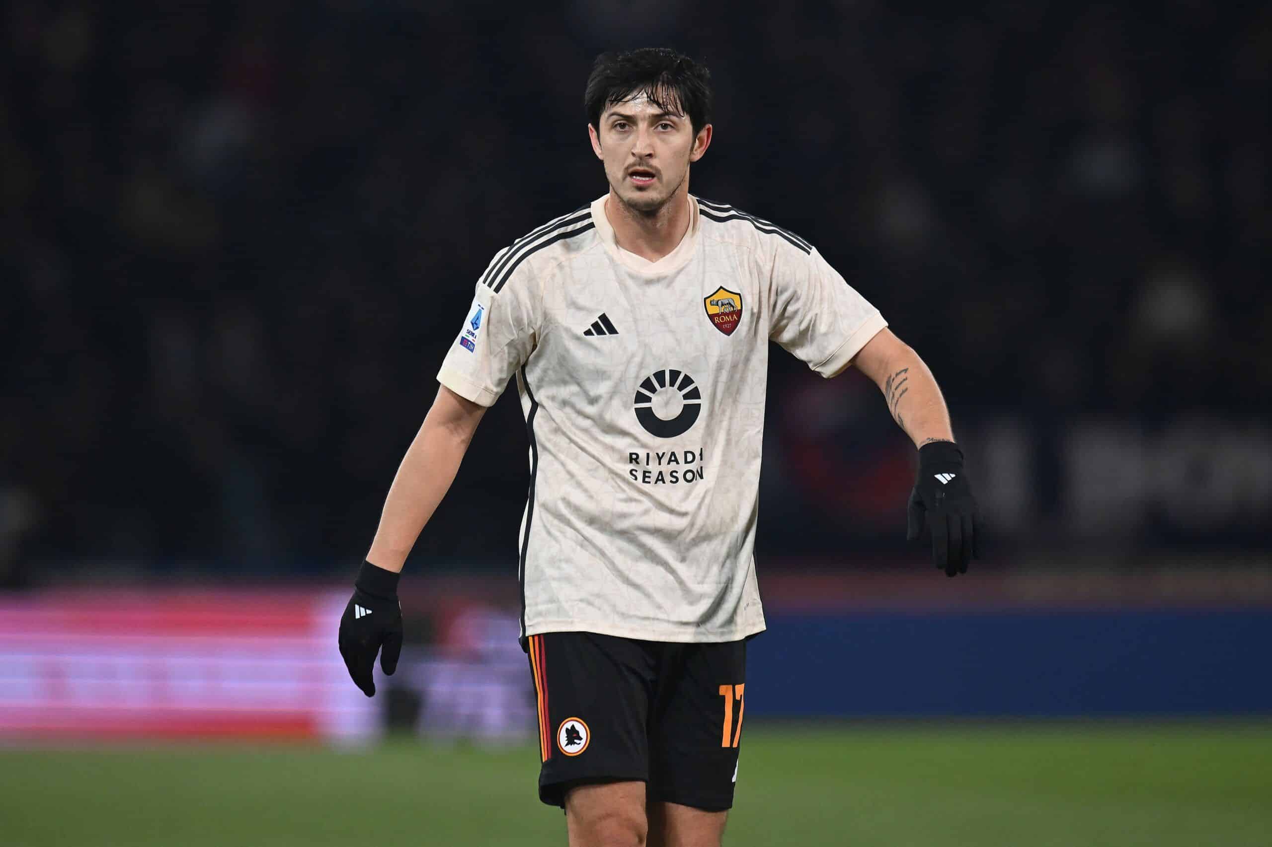 BOLOGNA, ITALY - DECEMBER 17: Sardar Azmoun of AS Roma looks on during the Serie A TIM match between Bologna FC and AS Roma at Stadio Renato Dall'Ara on December 17, 2023 in Bologna, Italy. (Photo by Alessandro Sabattini/Getty Images)