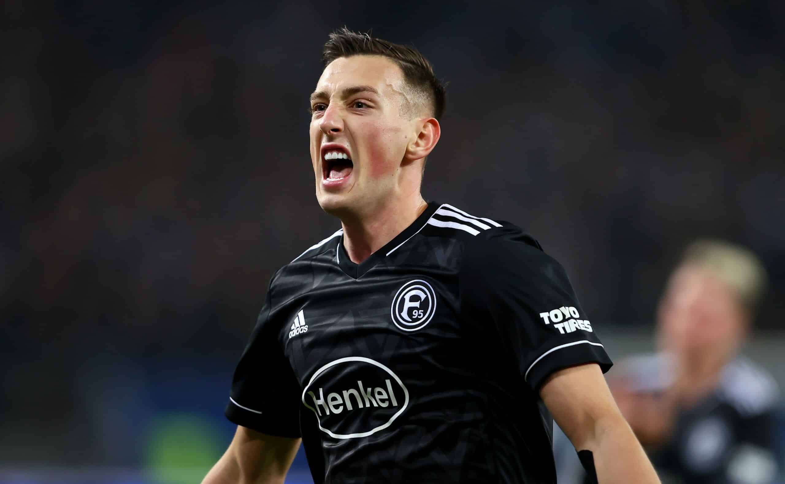 HAMBURG, GERMANY - OCTOBER 16: Robert Bozenik of Fortuna Düsseldorf celebrates after the Second Bundesliga match between Hamburger SV and Fortuna Düsseldorf at Volksparkstadion on October 16, 2021 in Hamburg, Germany. (Photo by Martin Rose/Getty Images)