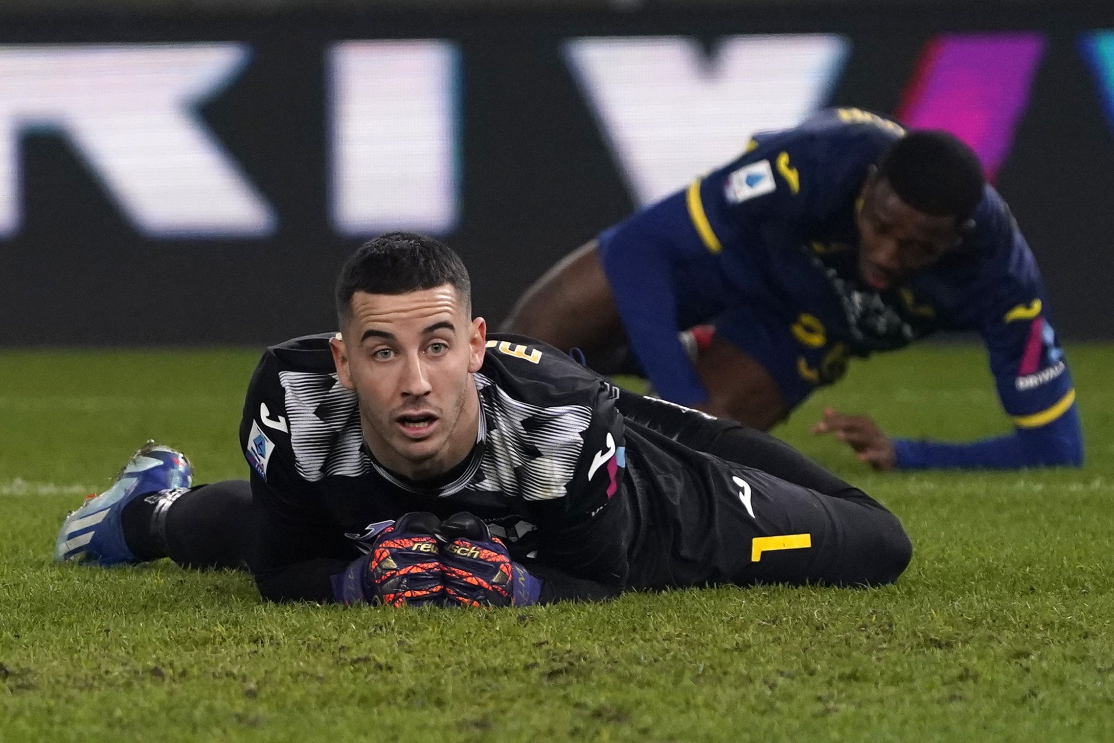 VERONA, ITALY - DECEMBER 30: Lorenzo Montipo, goalkeeper of Hellas Verona looks during the Serie A TIM match between Hellas Verona FC and US Salernitana at Stadio Marcantonio Bentegodi on December 30, 2023 in Verona, Italy. (Photo by Pier Marco Tacca/Getty Images)