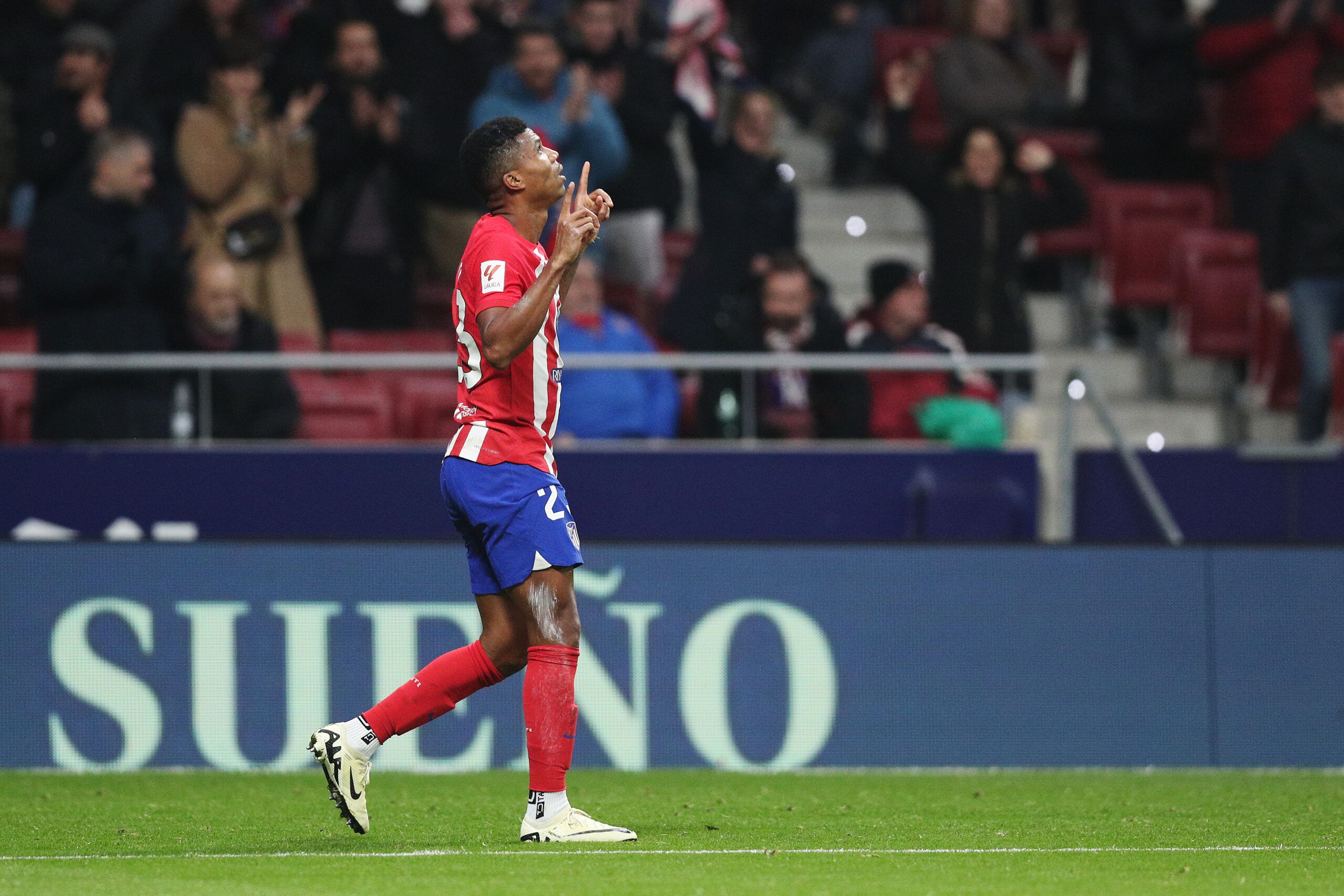 MADRID, SPAIN - JANUARY 31: Reinildo Mandava of Atletico Madrid celebrates scoring his team's first goal during the LaLiga EA Sports match between Atletico Madrid and Rayo Vallecano at Civitas Metropolitano Stadium on January 31, 2024 in Madrid, Spain. (Photo by Gonzalo Arroyo Moreno/Getty Images)