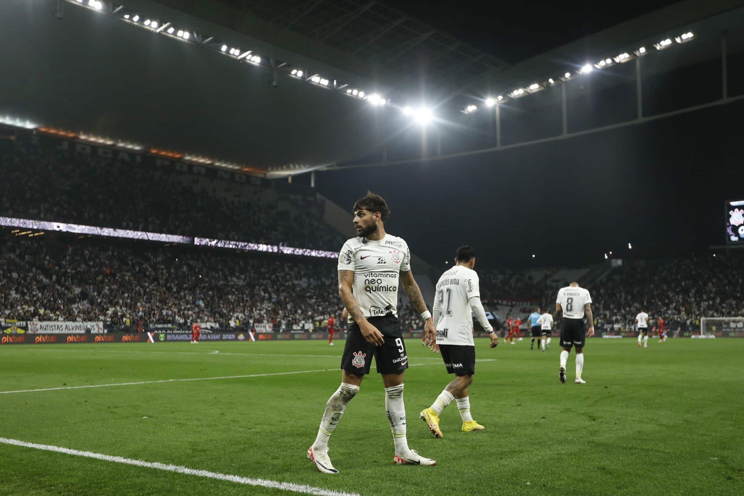 SAO PAULO, BRAZIL - NOVEMBER 1: Yuri Alberto of Corinthians celebrates after scoring the first goal of his team during the match between Corinthians and Athletico Paranaense as part of Brasileirao Series A 2023 at Neo Quimica Arena on November 1, 2023 in Sao Paulo, Brazil. (Photo by Ricardo Moreira/Getty Images)