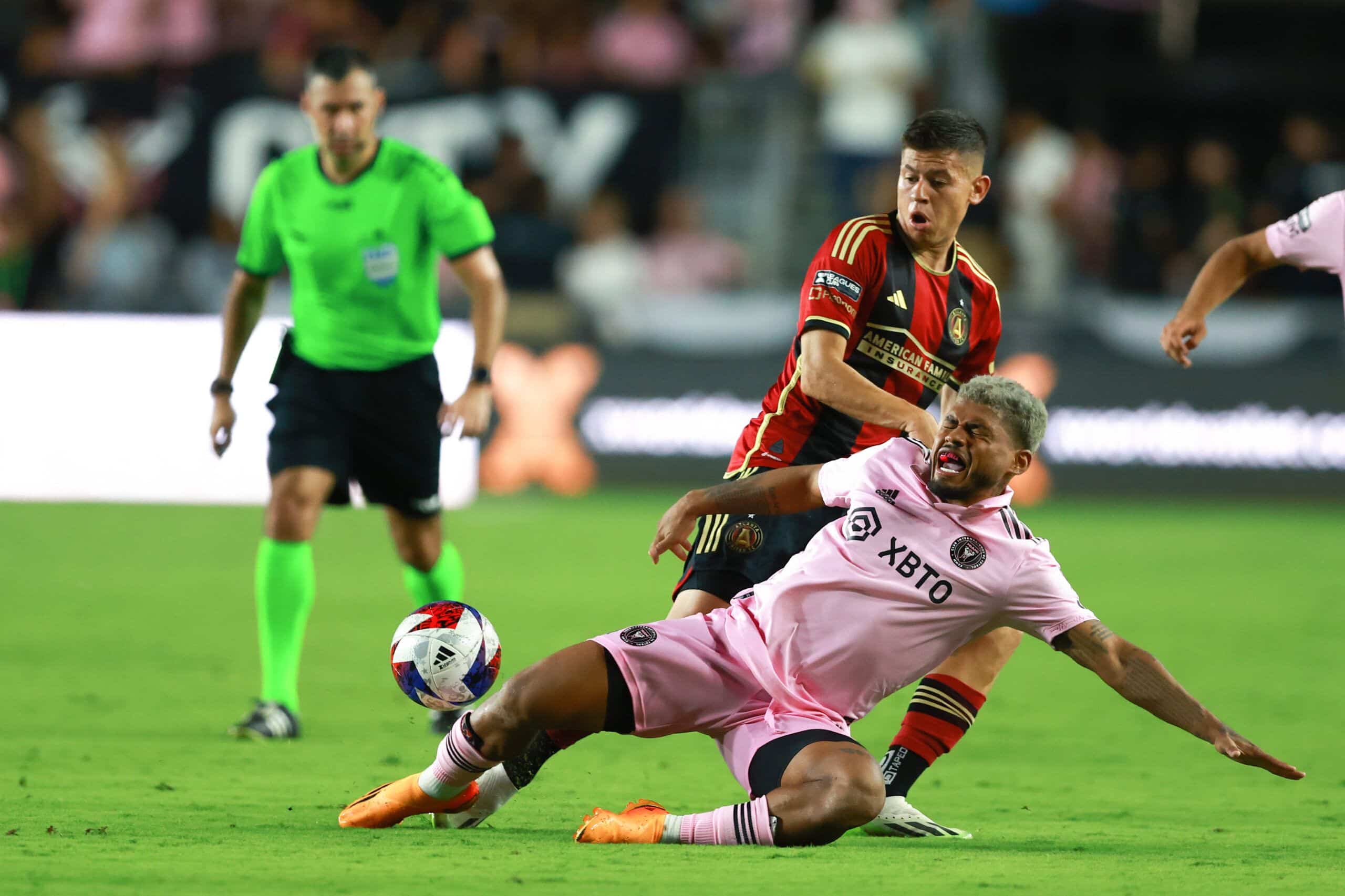 FORT LAUDERDALE, FLORIDA - JULY 25: Josef Martínez #17 of Inter Miami CF battles Matheus Rossetto #20 of Atlanta United for the ball in the second half during the Leagues Cup 2023 match between Inter Miami CF and Atlanta United at DRV PNK Stadium on July 25, 2023 in Fort Lauderdale, Florida. (Photo by Megan Briggs/Getty Images)