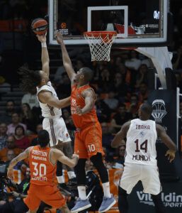 Damien Inglis fue el jugador más completo frente al Bayern de Munich. Fuente: M.A. Polo (VBC).