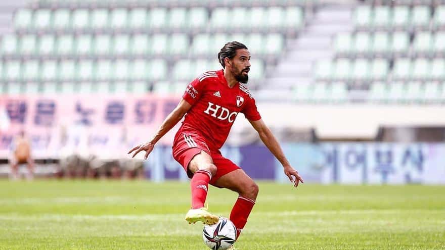 Ryan Edwards, en un partido con su anterior equipo, el Busan Ipark coreano SD AMOREBIETA
