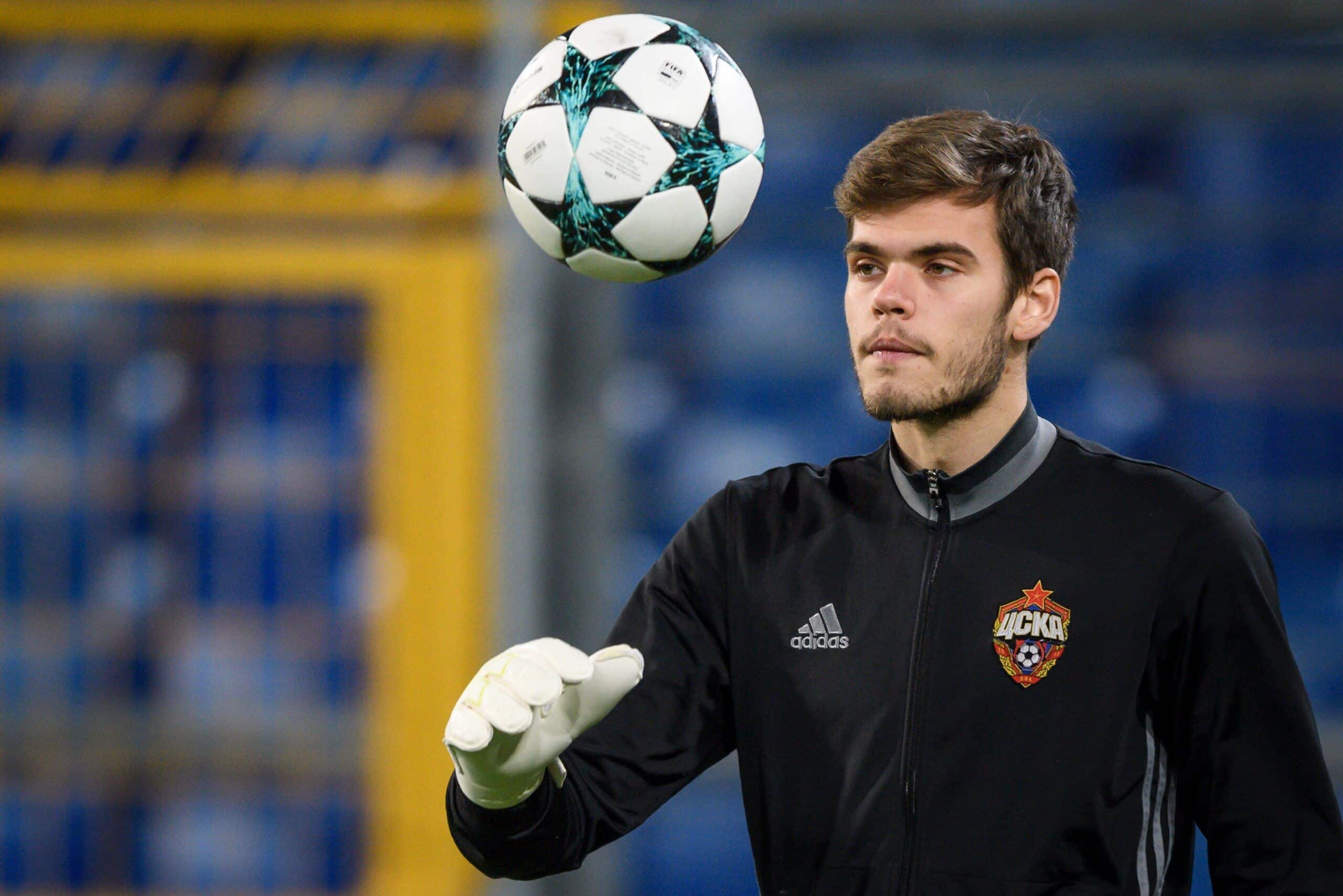 CSKA Moscow's Russian goalkeeper Ilya Pomazun plays with a ball during a training session on the eve of the UEFA Champions League Group A football match between FC Basel vs CSKA Moscow at St Jakob-Park Stadium on October 30, 2017 in Basel. / AFP PHOTO / Fabrice COFFRINI        (Photo credit should read FABRICE COFFRINI/AFP via Getty Images)