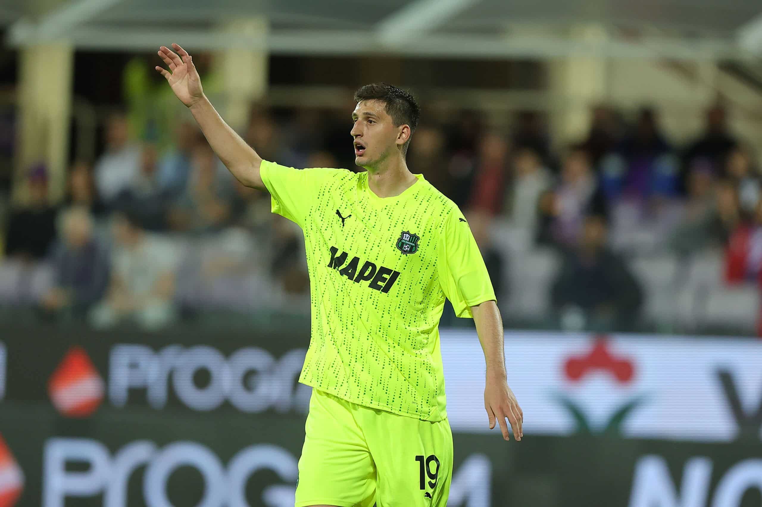 FLORENCE, ITALY - APRIL 28: Marash Kumbulla of US Sassuolo gestures during the Serie A TIM match between ACF Fiorentina and US Sassuolo at Stadio Artemio Franchi on April 28, 2024 in Florence, Italy. (Photo by Gabriele Maltinti/Getty Images)