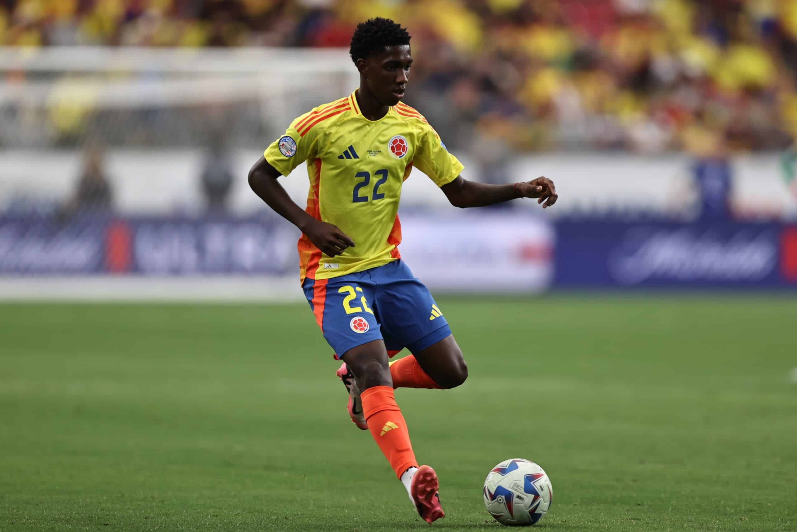 GLENDALE, ARIZONA - JUNE 28: Yaser Asprilla of Colombia controls the ball during the CONMEBOL Copa America 2024 Group D match between Colombia and Costa Rica at State Farm Stadium on June 28, 2024 in Glendale, Arizona. (Photo by Omar Vega/Getty Images)