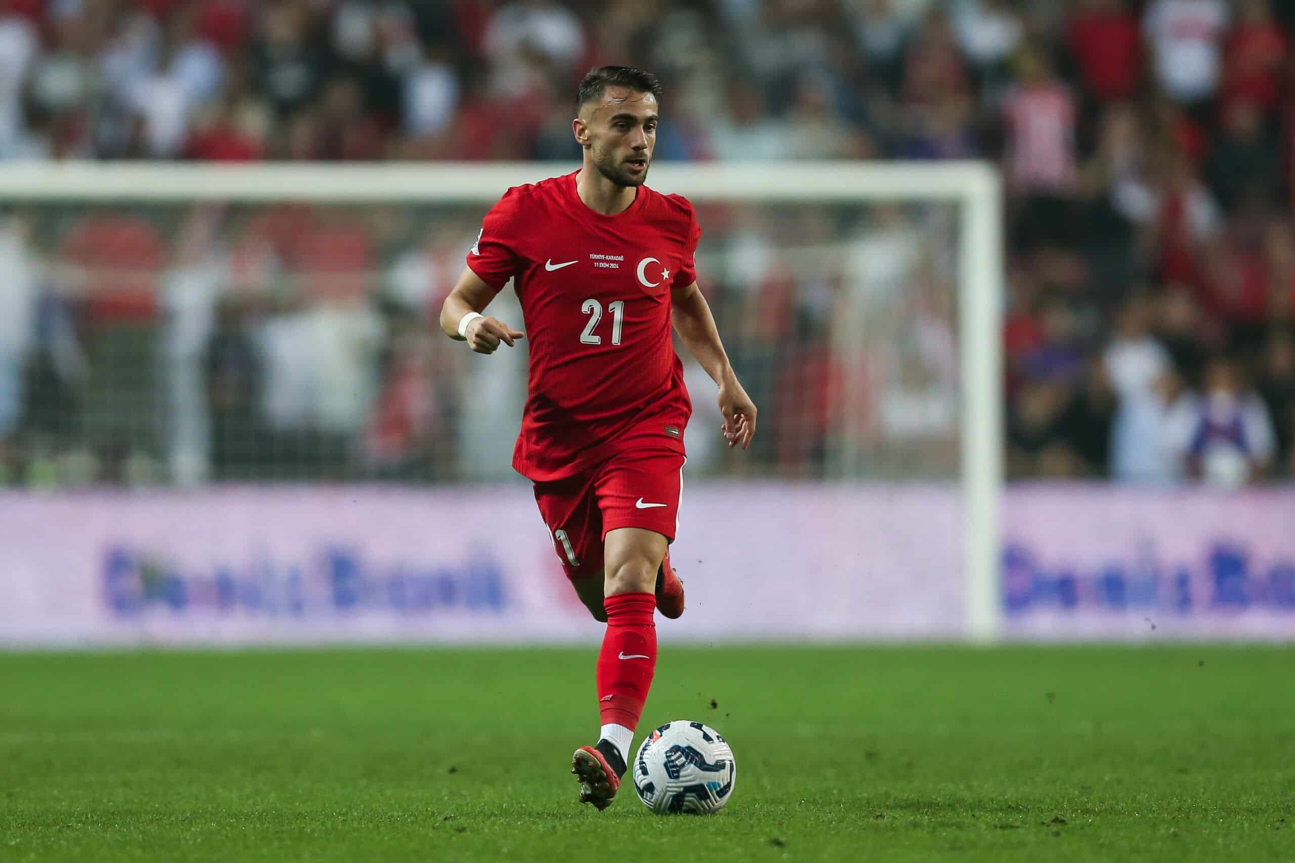 SAMSUN, TURKEY - OCTOBER 11: Yunus Akgun of Turkey controls the ball during the UEFA Nations League 2024/25 League B Group B4 match between Turkiye and Montenegro at Samsun Stadium on October 11, 2024 in Samsun, Turkey. (Photo by Ahmad Mora/Getty Images)