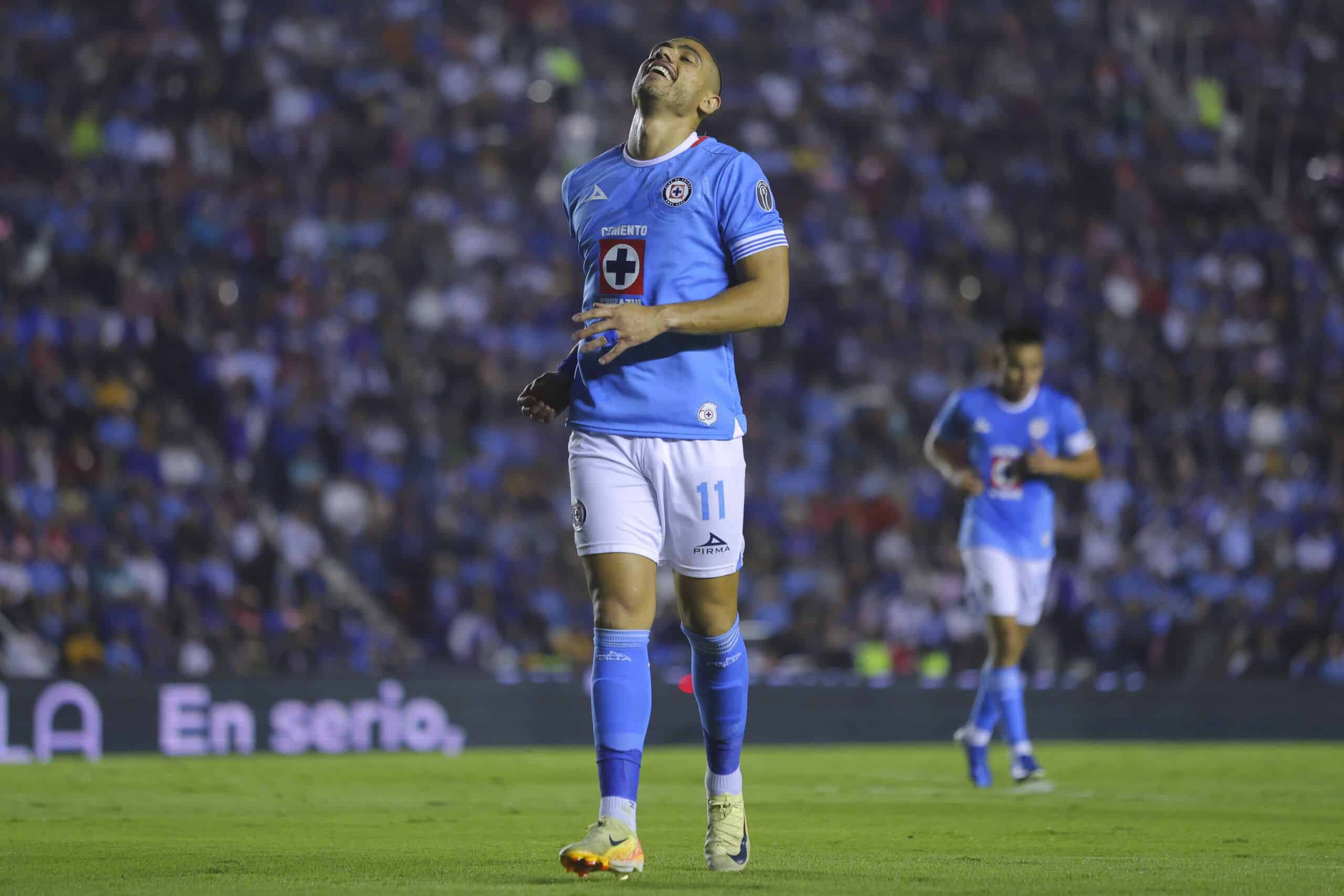 MEXICO CITY, MEXICO - NOVEMBER 09: Georgios Giakoumakis of Cruz Azul reacts during the 17th round match between Cruz Azul and Tigres UANL as part of the Torneo Apertura 2024 Liga MX at Estadio Ciudad de los Deportes on November 09, 2024 in Mexico City, Mexico. (Photo by Agustin Cuevas/Getty Images)