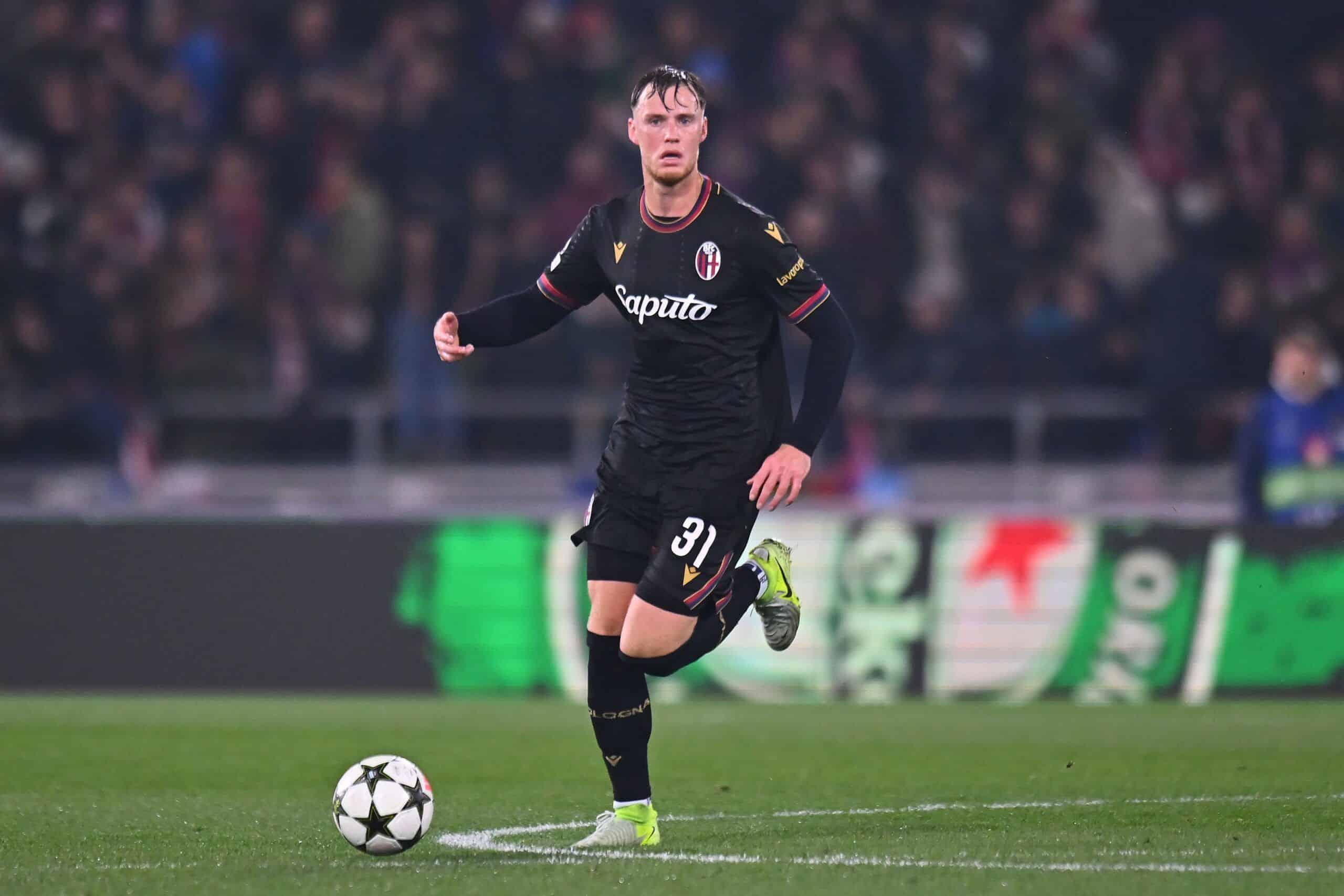 BOLOGNA, ITALY - NOVEMBER 27:  Sam Beukema of Bologna during the UEFA Champions League 2024/25 League Phase MD5 match between Bologna FC 1909 and LOSC Lille at Stadio Renato Dall'Ara on November 27, 2024 in Bologna, Italy. (Photo by Alessandro Sabattini/Getty Images)