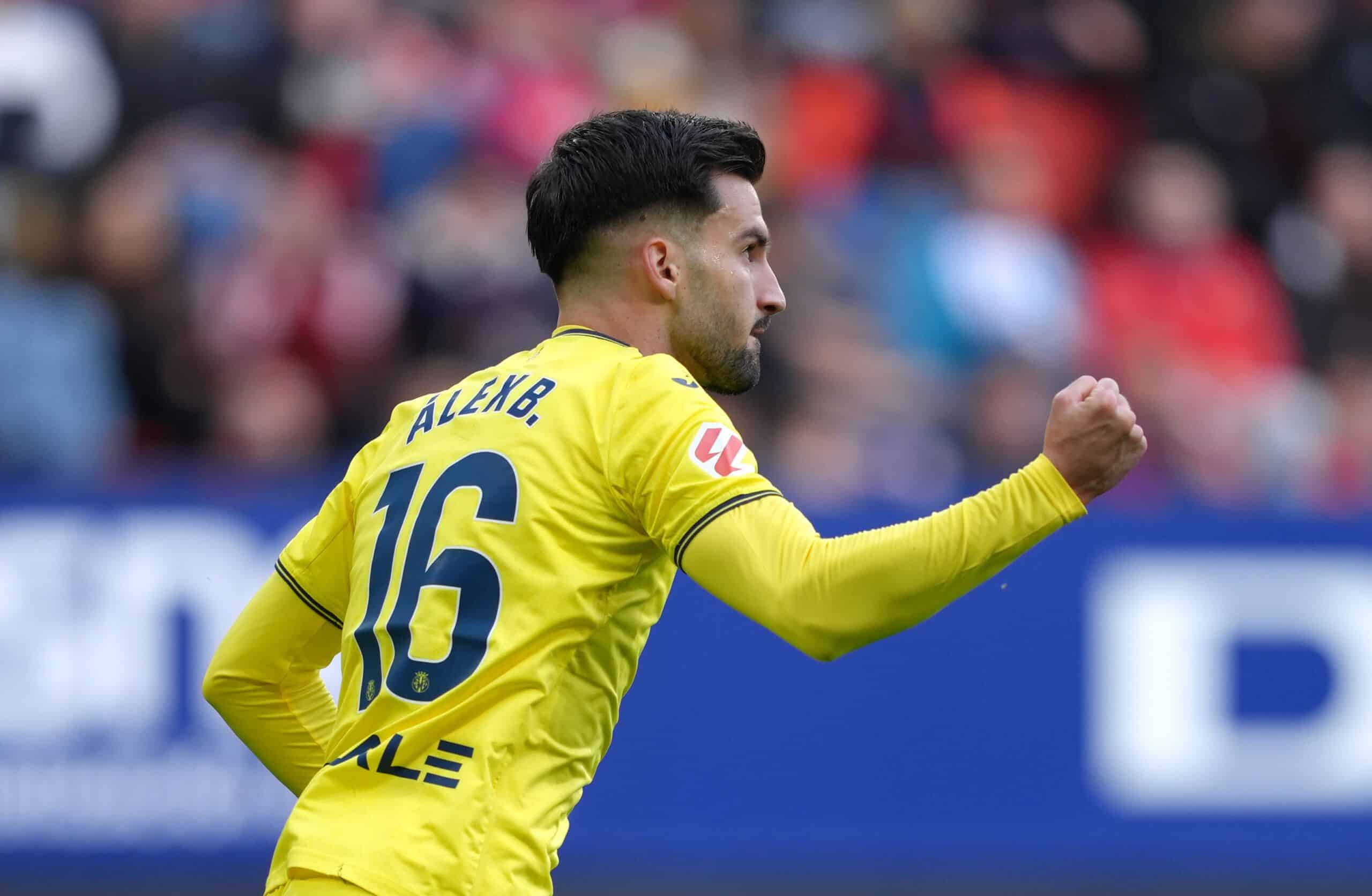 PAMPLONA, SPAIN - NOVEMBER 24: Alex Baena of Villarreal CF celebrates scoring his team's first goal during the LaLiga match between CA Osasuna and Villarreal CF at Estadio El Sadar on November 24, 2024 in Pamplona, Spain. (Photo by Juan Manuel Serrano Arce/Getty Images)