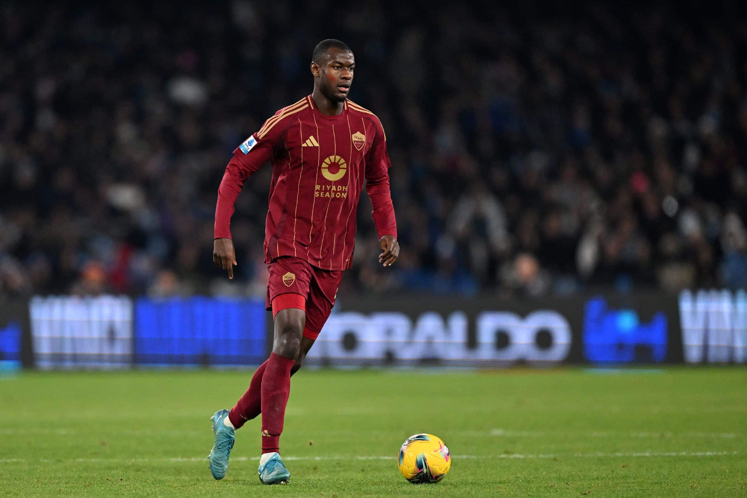 NAPLES, ITALY - NOVEMBER 24: Evan Ndicka of AS Roma  during the Serie A match between Napoli and AS Roma at Stadio Diego Armando Maradona on November 24, 2024 in Naples, Italy. (Photo by Francesco Pecoraro/Getty Images)