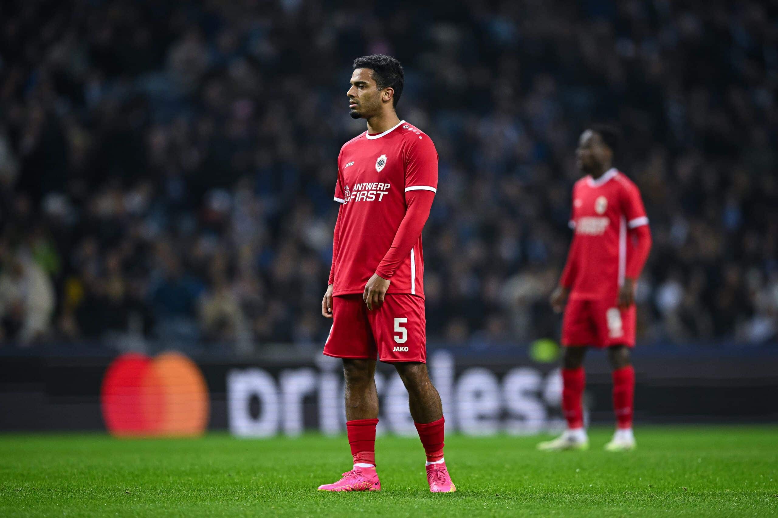 PORTO, PORTUGAL - NOVEMBER 7: Owen Wijndal of Royal Antwerp FC in action during the UEFA Champions League match between FC Porto and Royal Antwerp FC at Estadio do Dragao on November 7, 2023 in Porto, Portugal. (Photo by Octavio Passos/Getty Images)