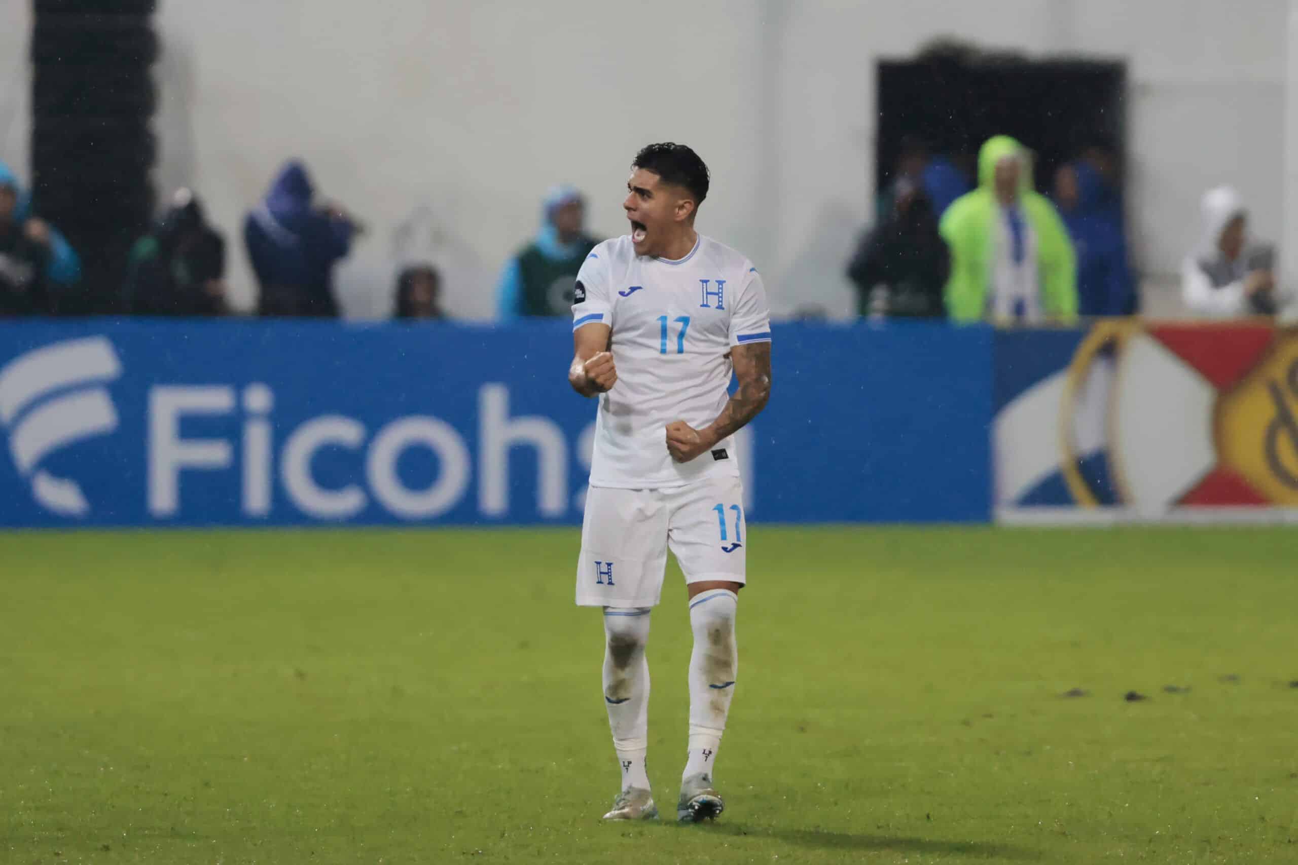 SAN PEDRO SULA, HONDURAS - NOVEMBER 15: Luis Palma of Honduras celebrates after scoring the team's first goal during the CONCACAF Nations League match between Honduras and Mexico at General Francisco Morazan Stadium on November 15, 2024 in San Pedro Sula, Honduras.  (Photo by Jorge Salvador Cabrera/Getty Images)